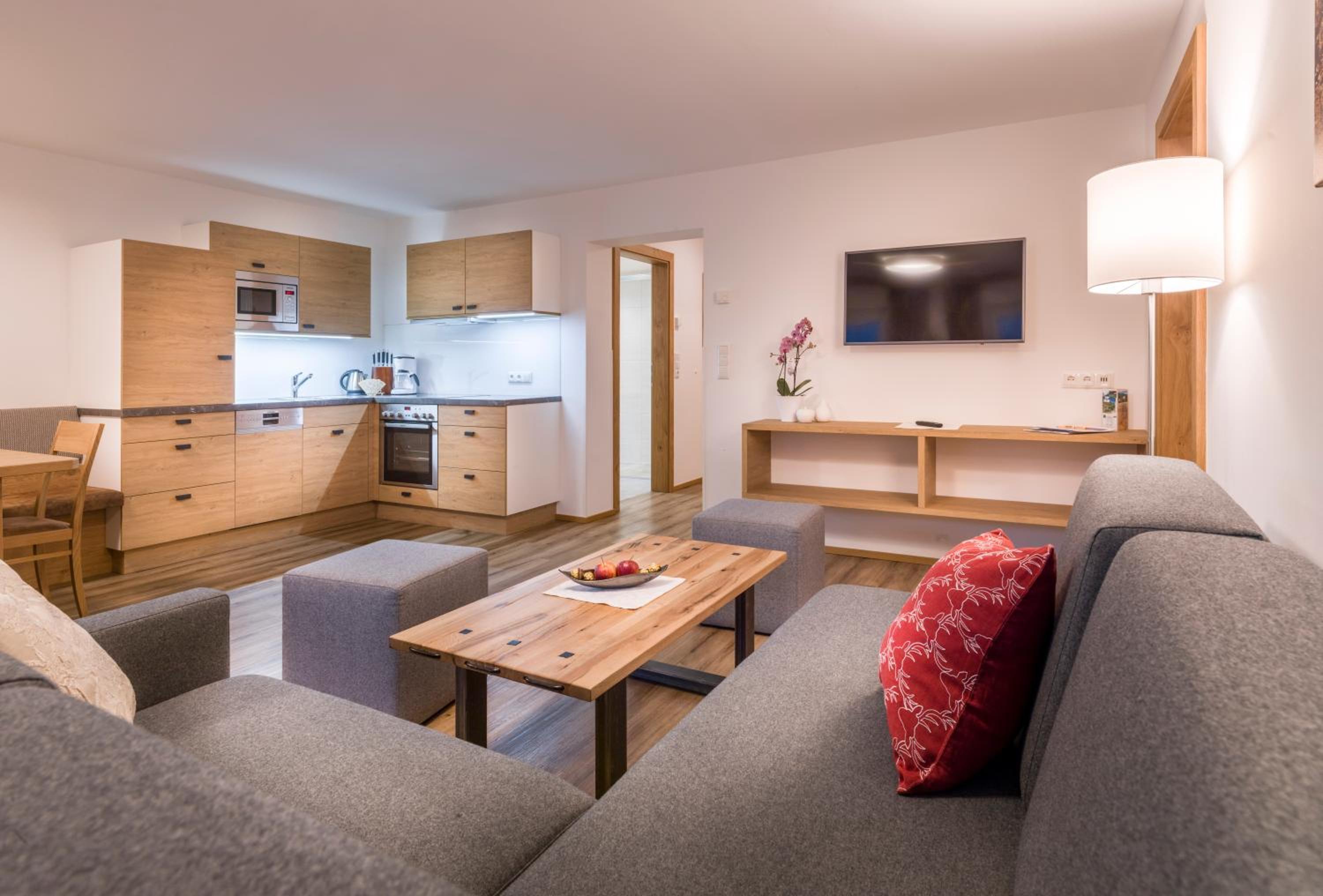 Deluxe Two-Bedroom Apartment with Garden View photo 1