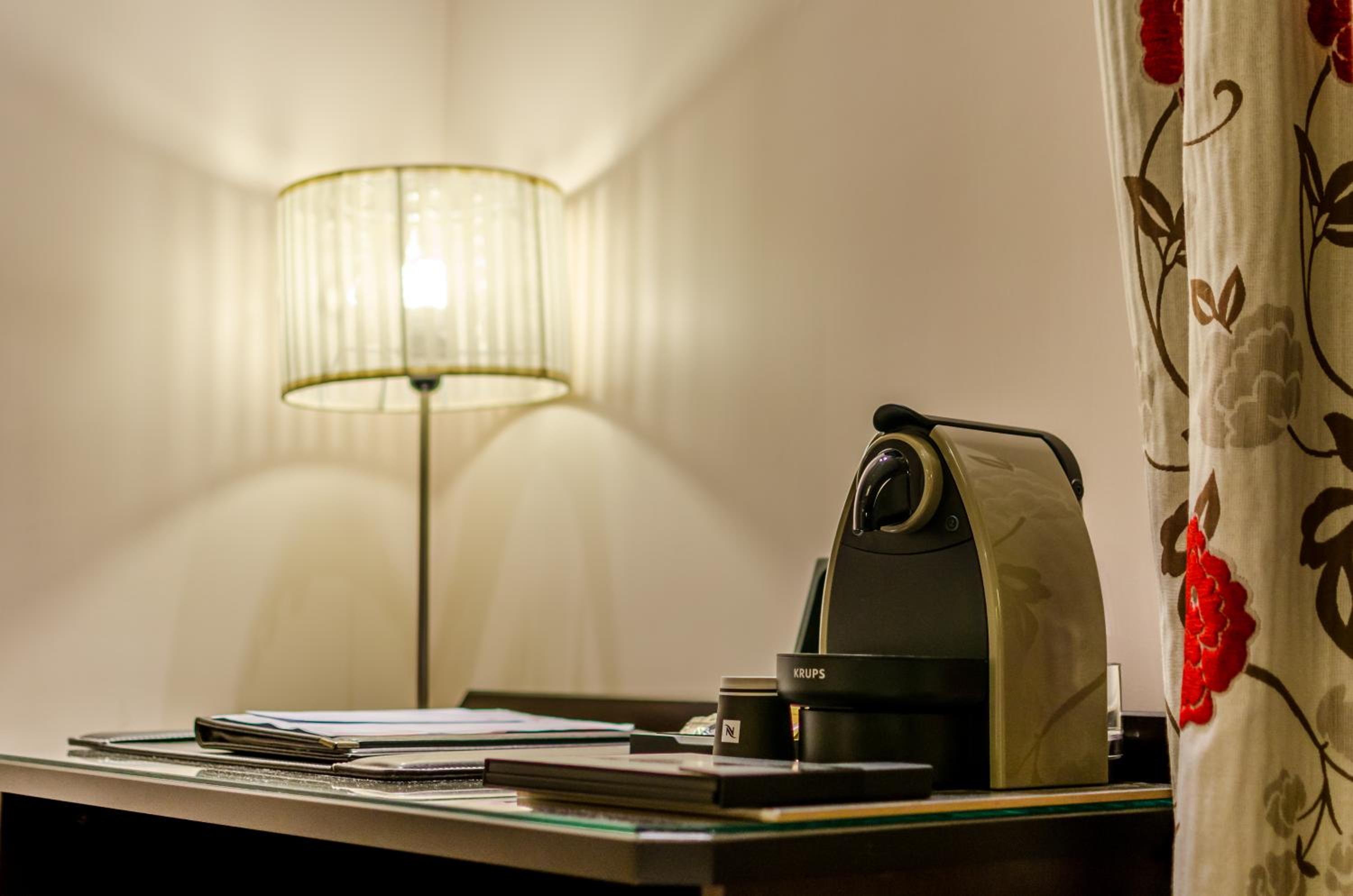 Simple Room photo 2