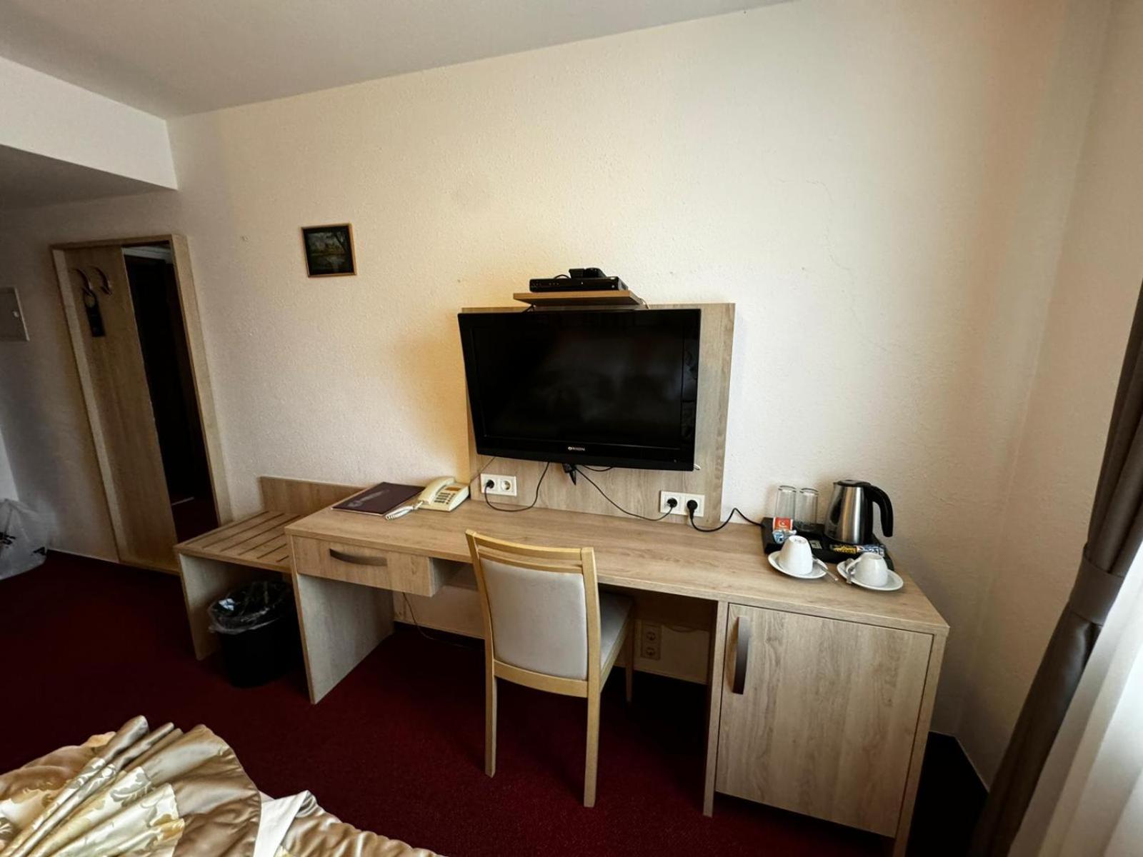 Double Room with Private Bathroom photo 1