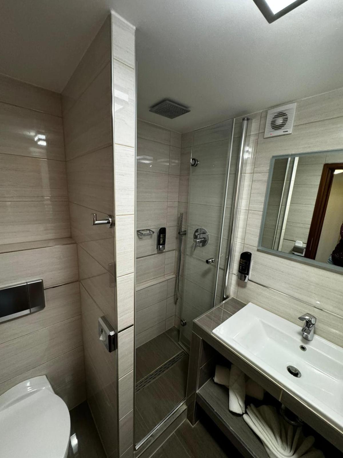 Double Room with Private Bathroom photo 2