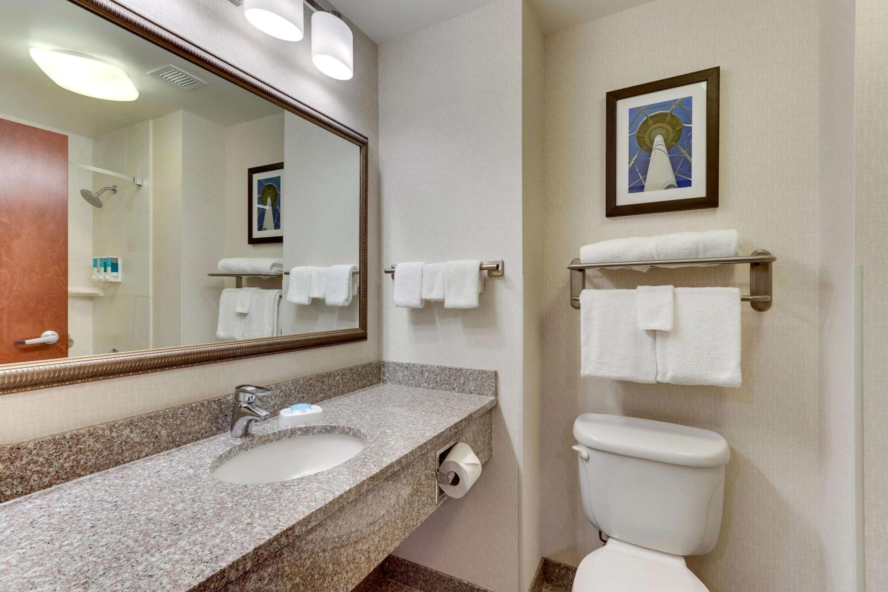Superior Queen Room with Two Queen Beds photo 2