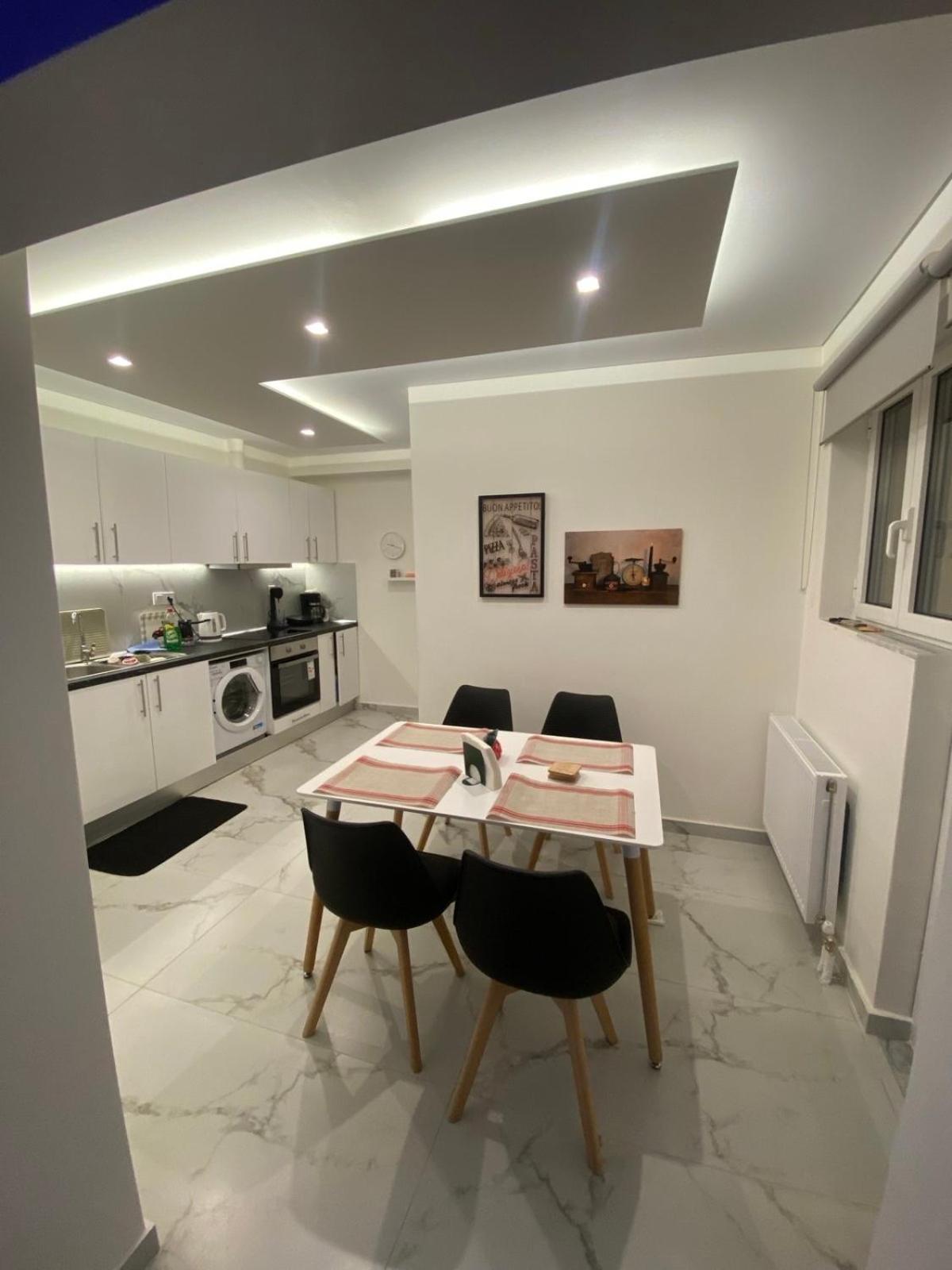 One-Bedroom Apartment photo 2