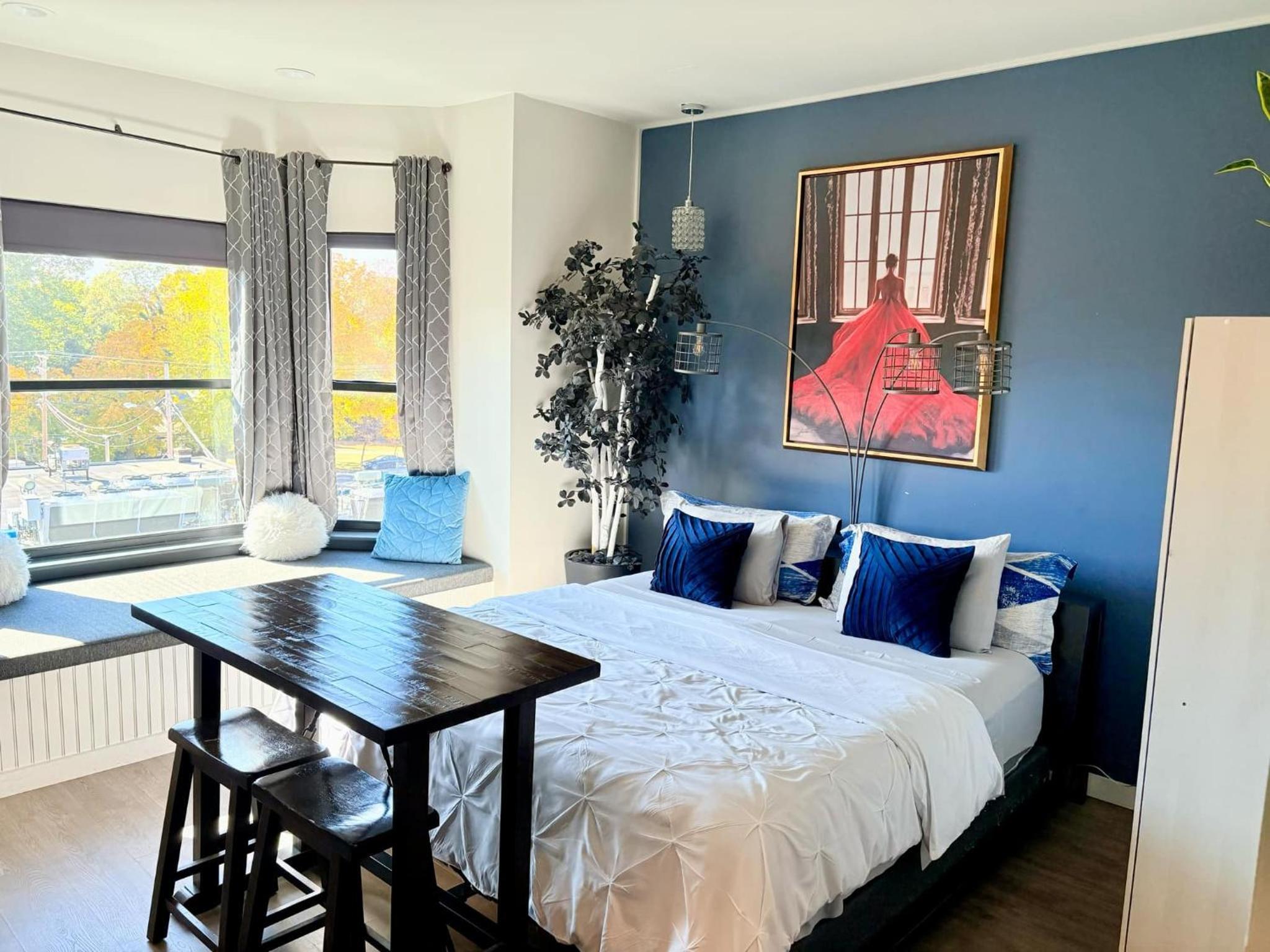 Deluxe King Room