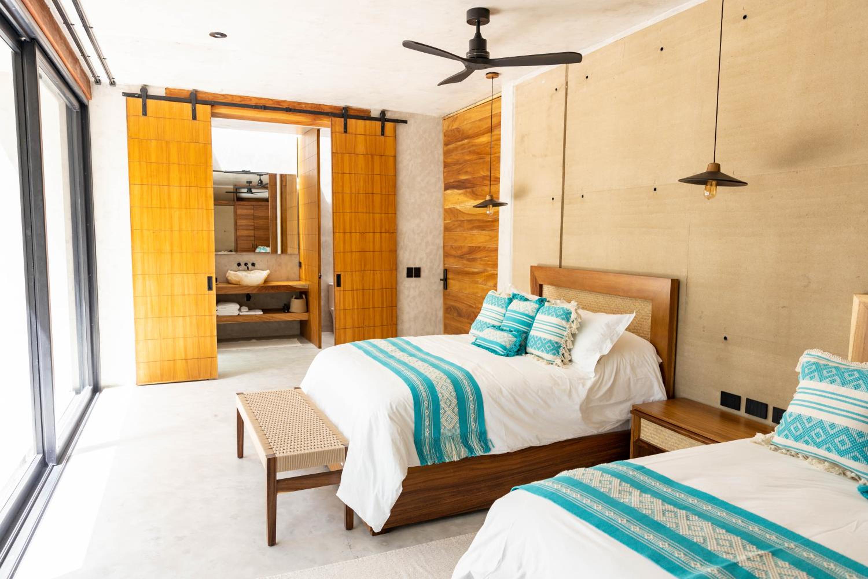 Suite with Lake View photo 1