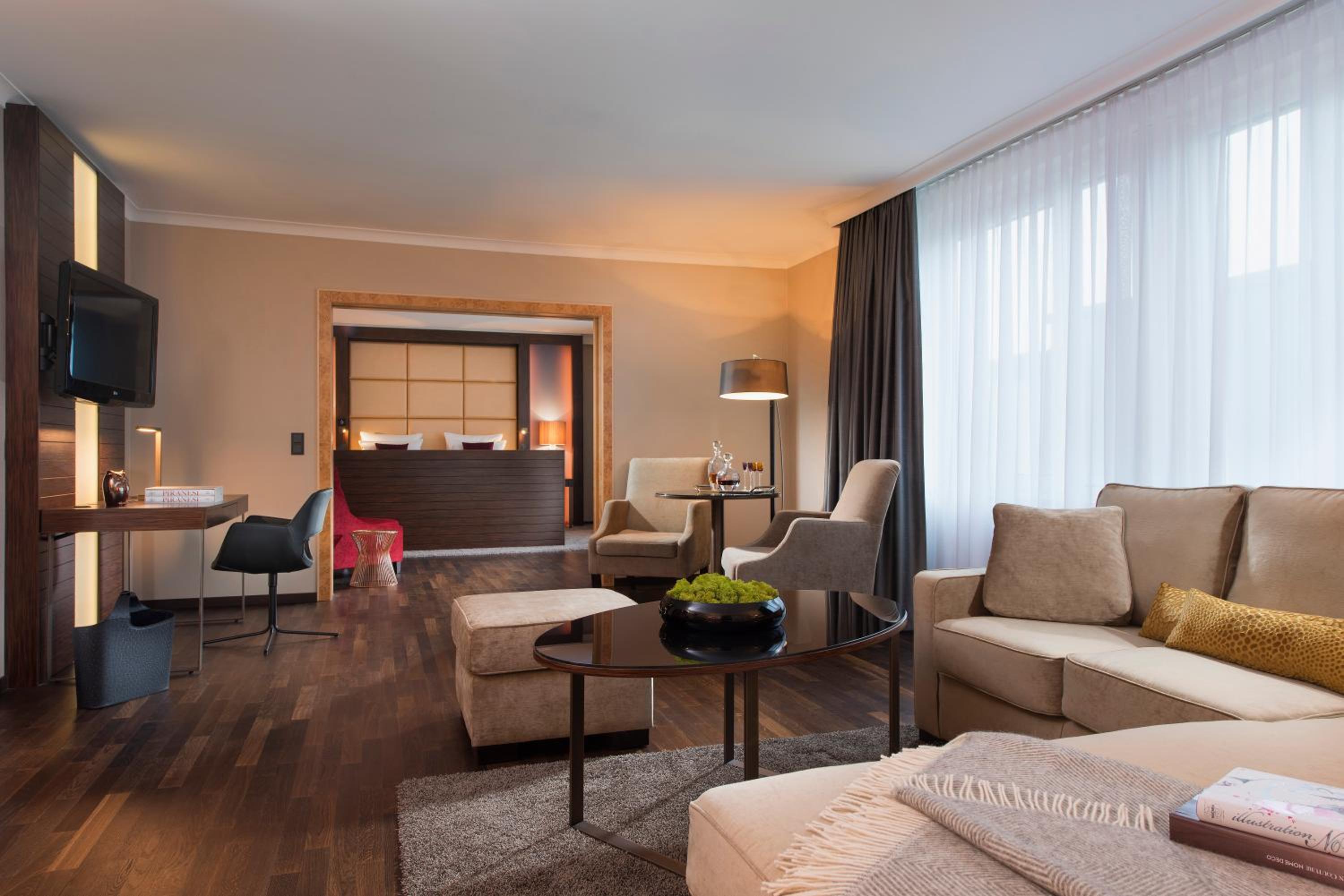Senior Suite with free Club Lounge Access