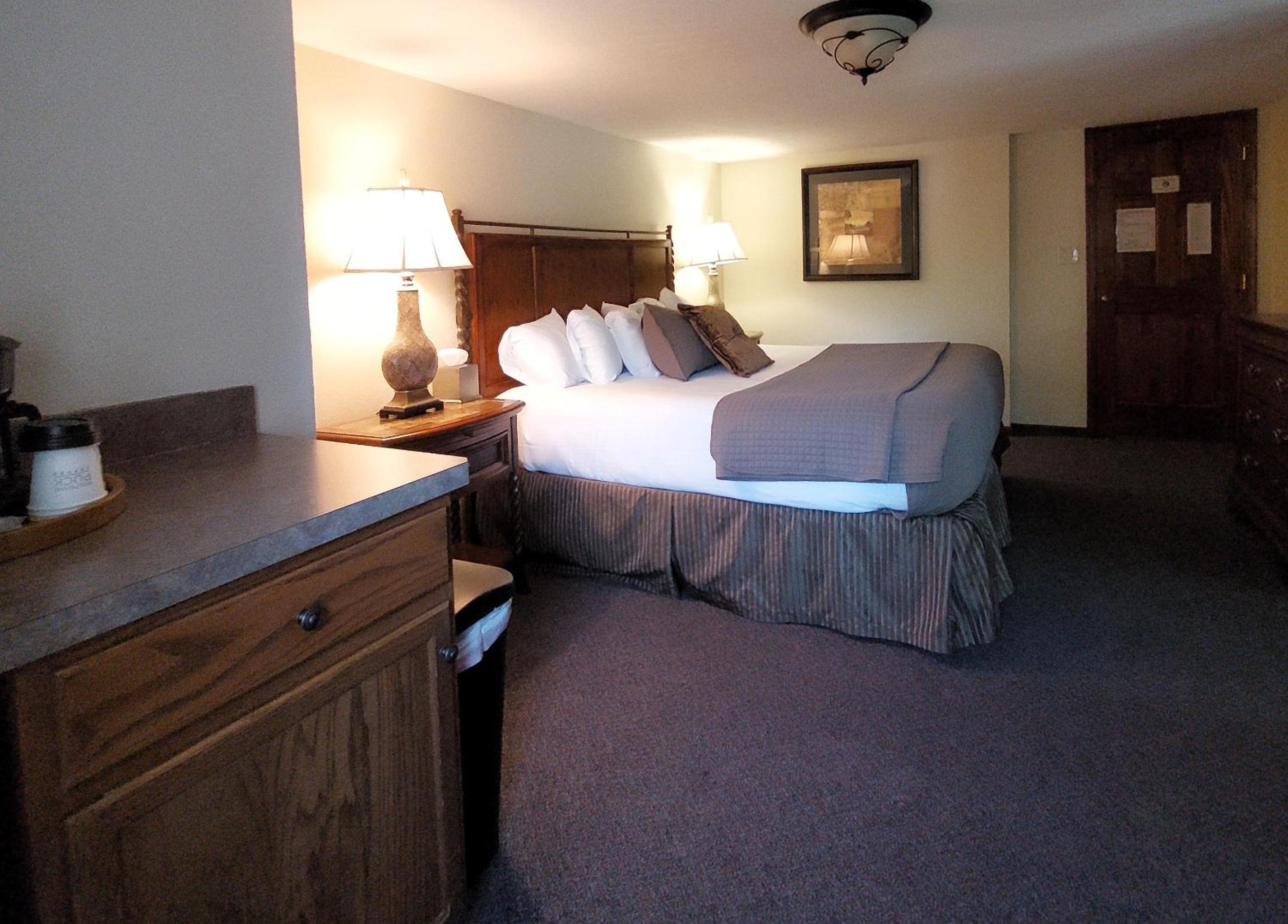 King Suite with Sofabed - Photo 6