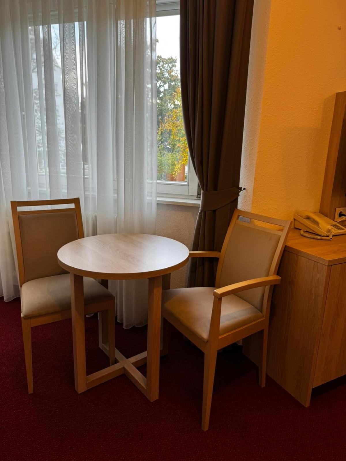 Deluxe Double Room (2 Adults + 1 Child) photo 3