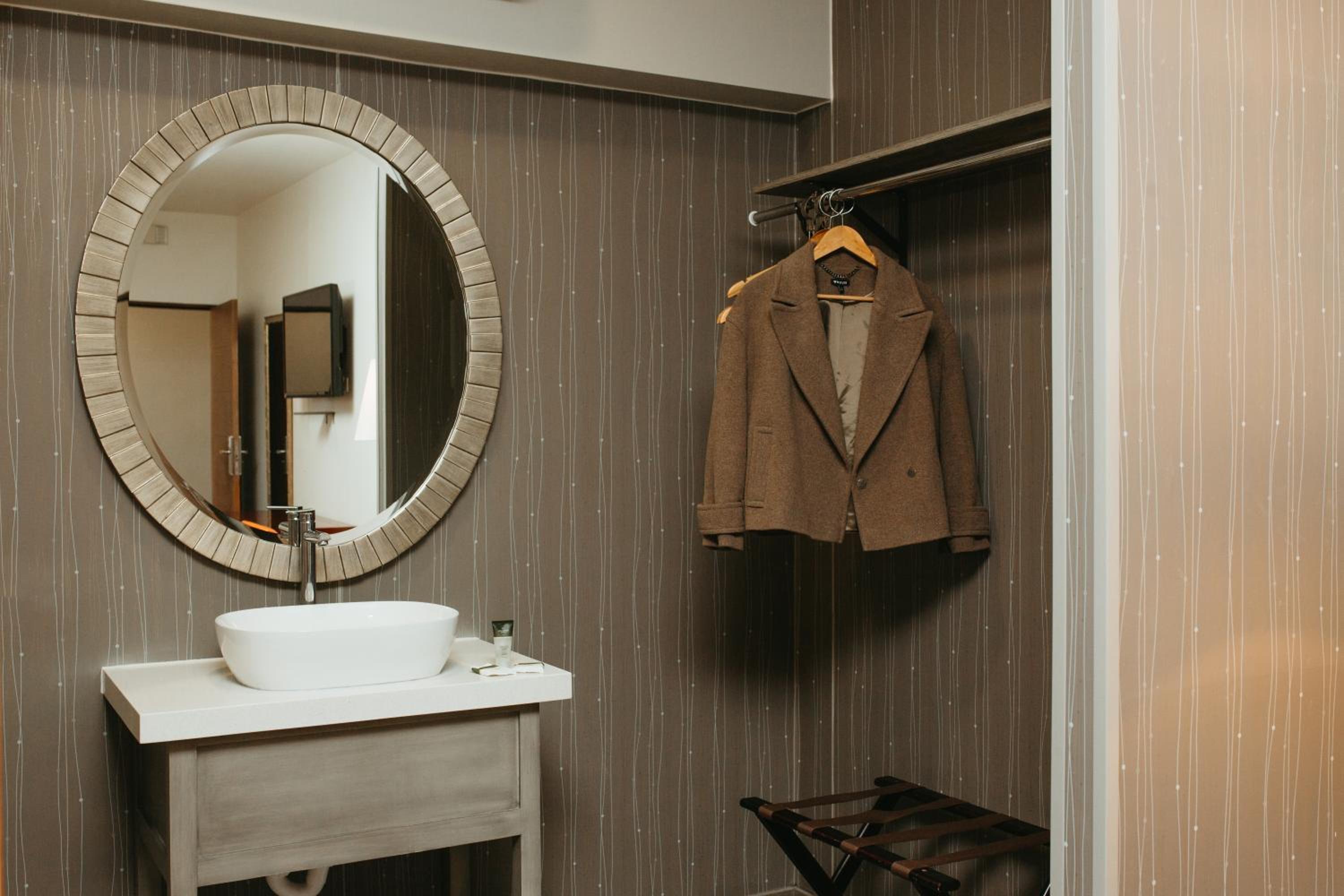 Deluxe Junior Suite photo 2