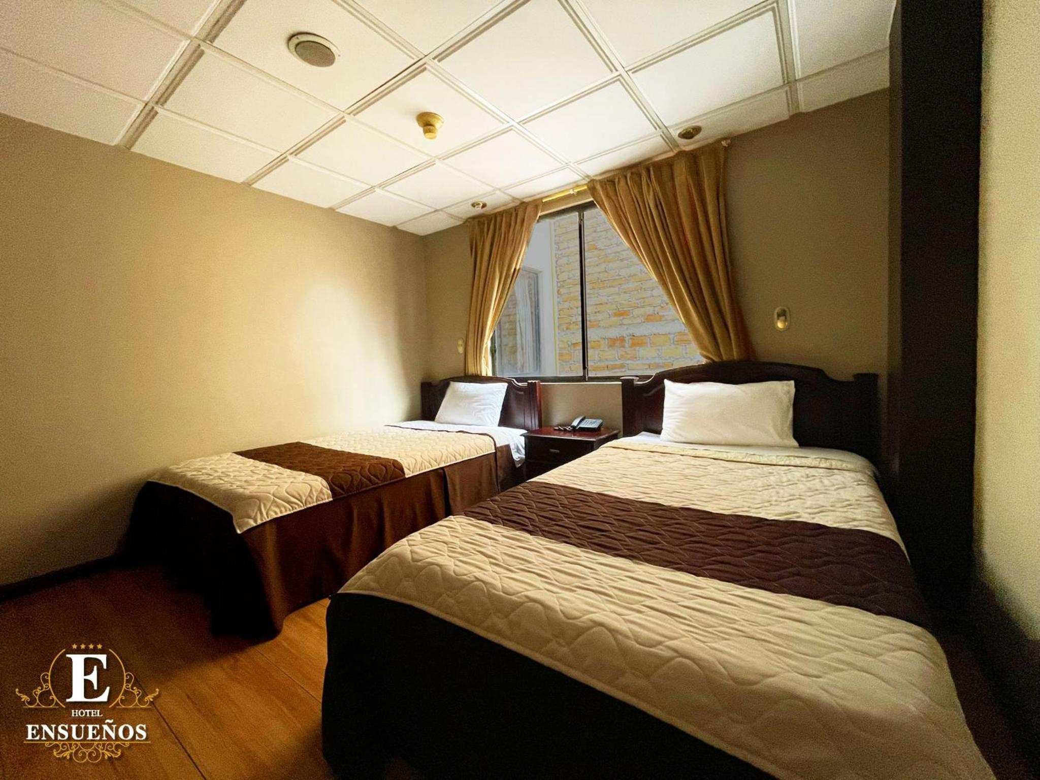 Double or Twin Room with Private Bathroom photo 2