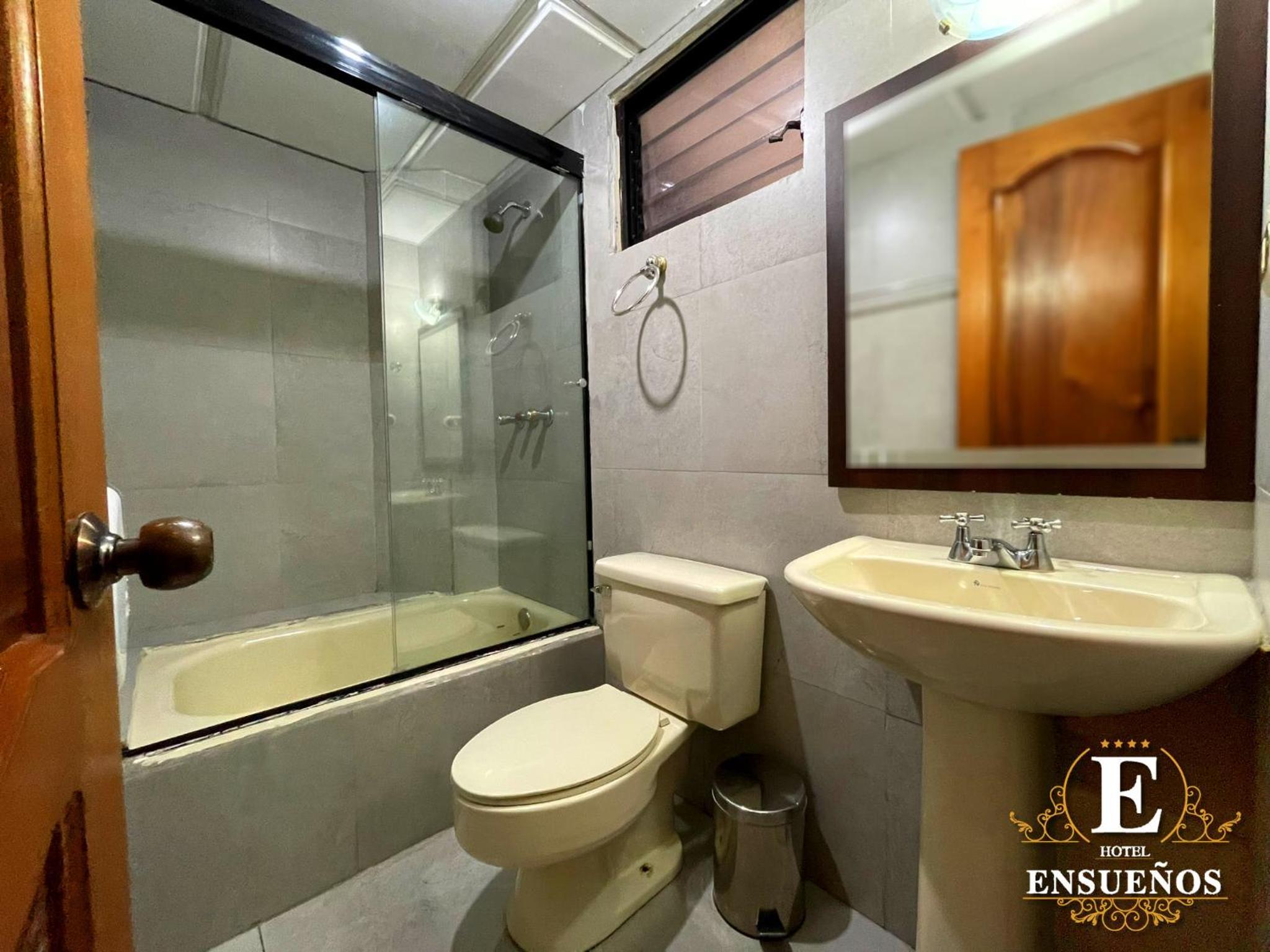 Triple Room with Bathroom photo 2