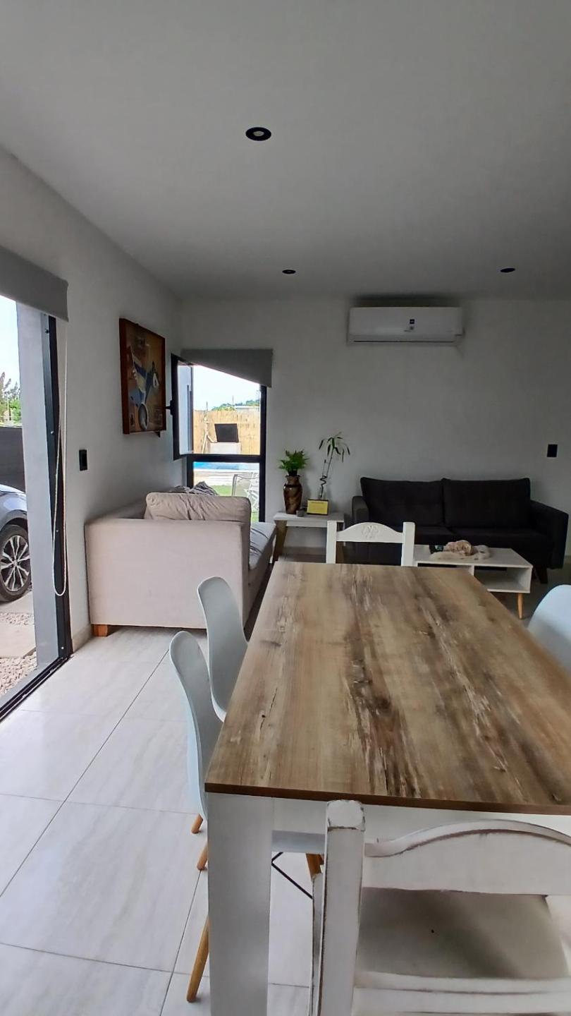 One-Bedroom House photo 1