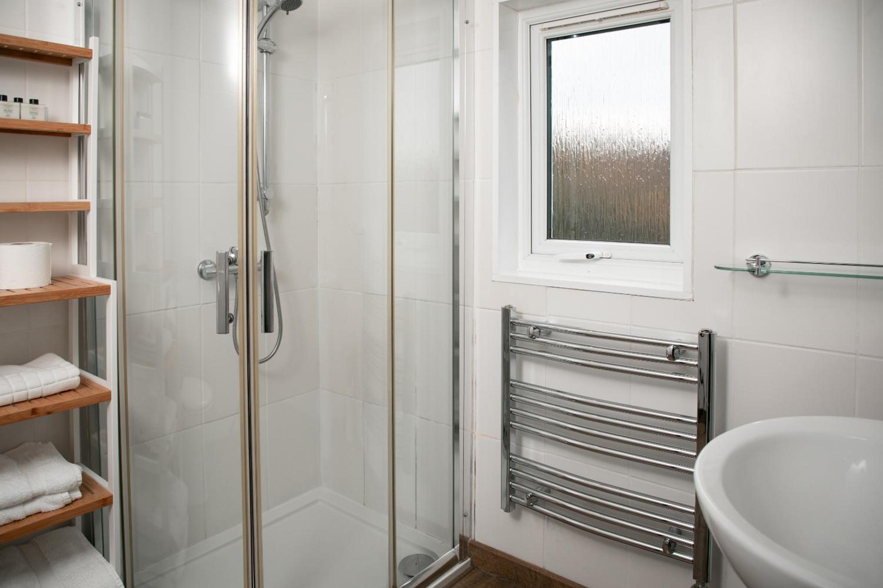Twin Room with Private Bathroom photo 3
