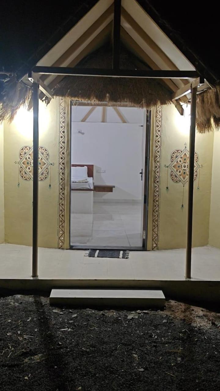 Deluxe Double Room (2 Adults + 1 Child)