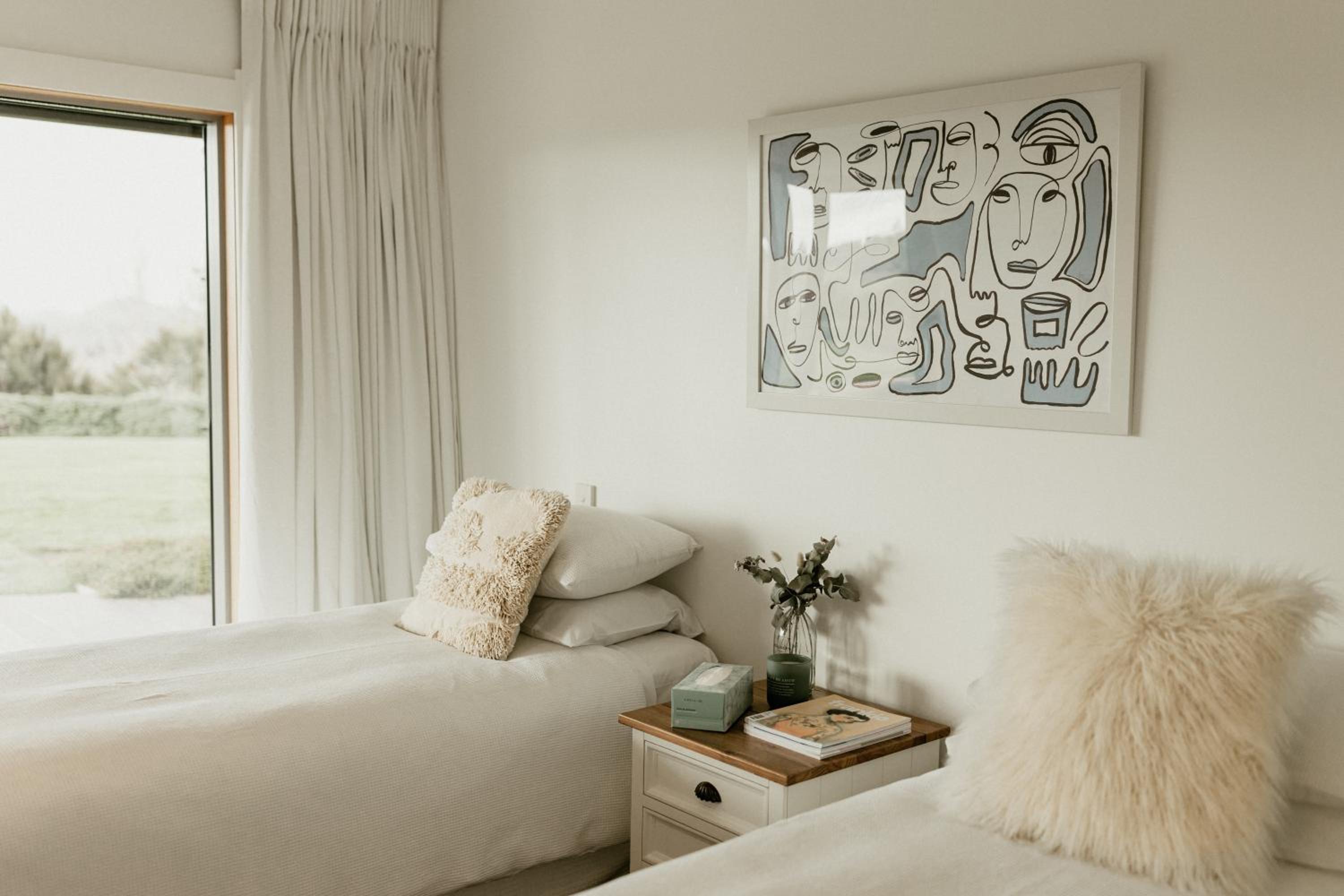 Four-Bedroom House photo 2