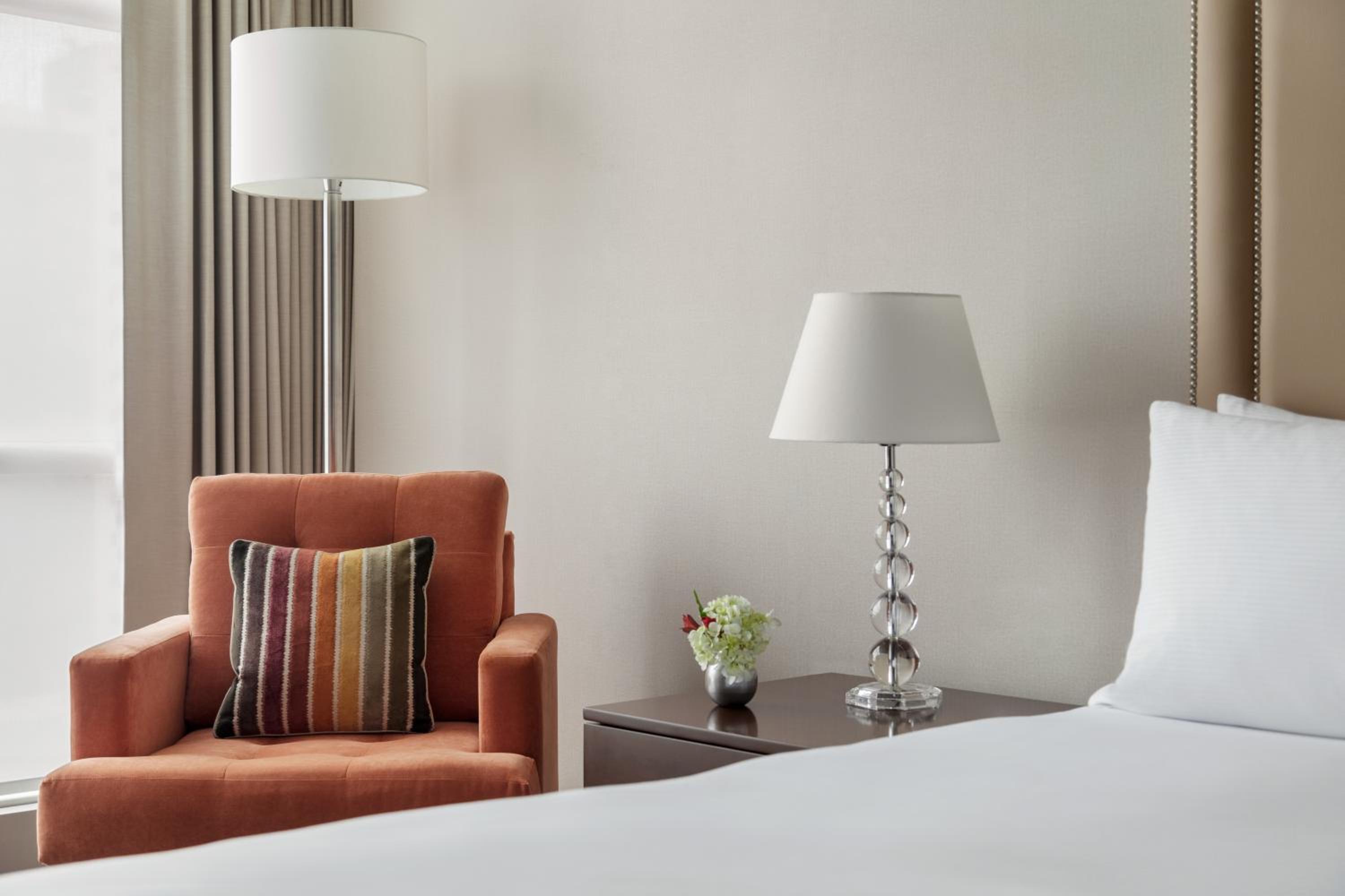King Suite - Mobility Accessible - Photo 4