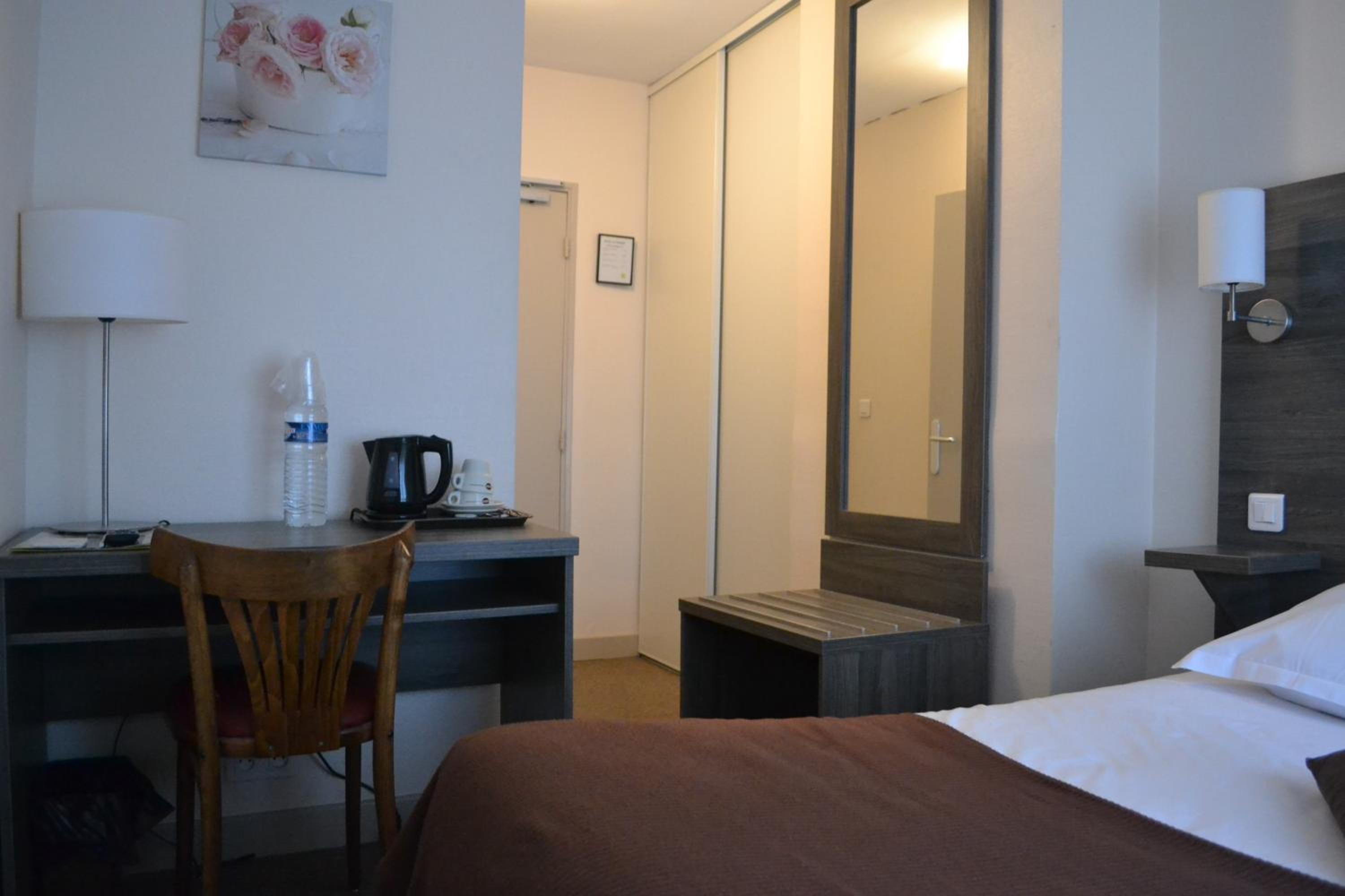 Double Room - Photo 8
