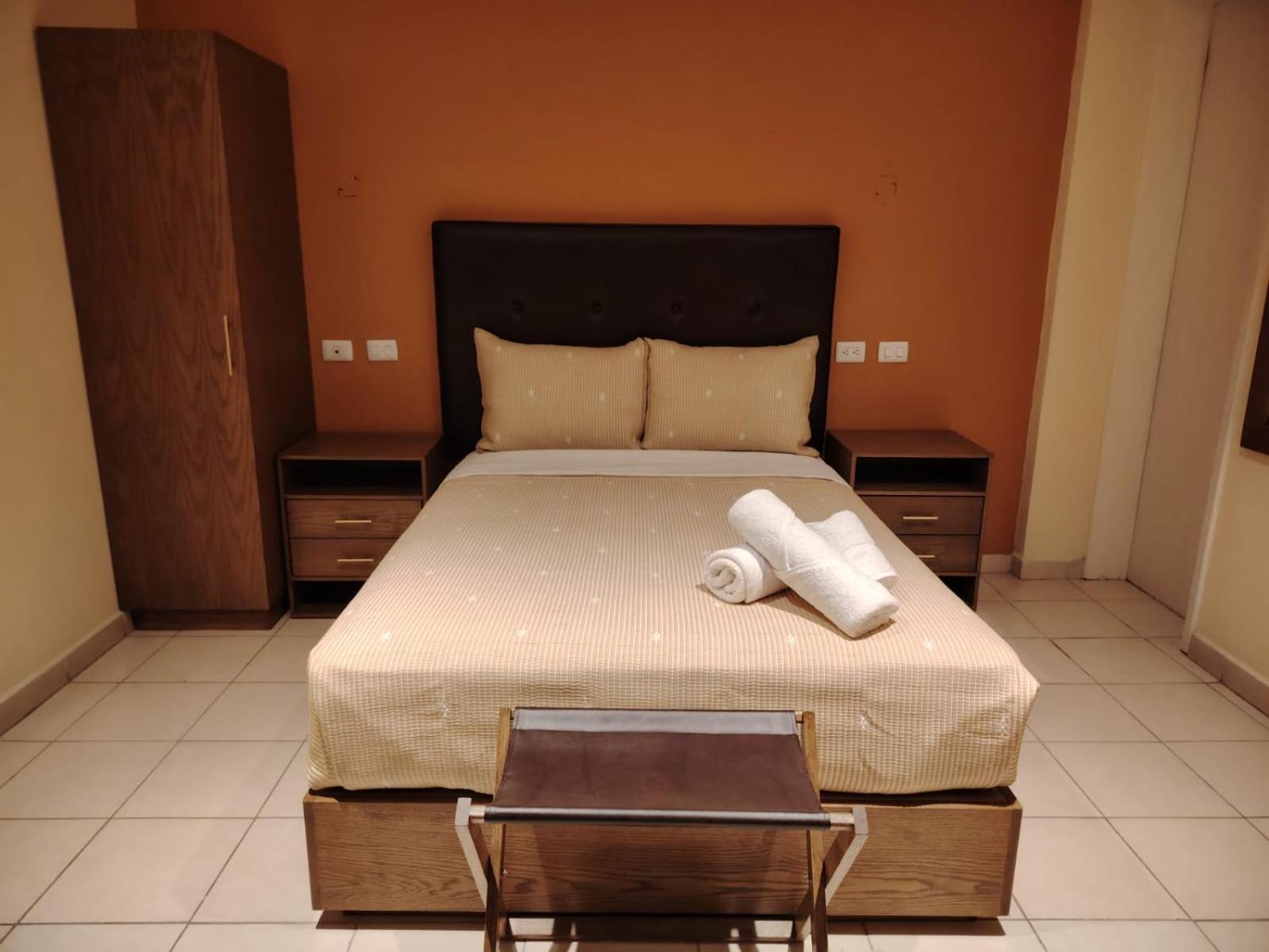 Standard Queen Room