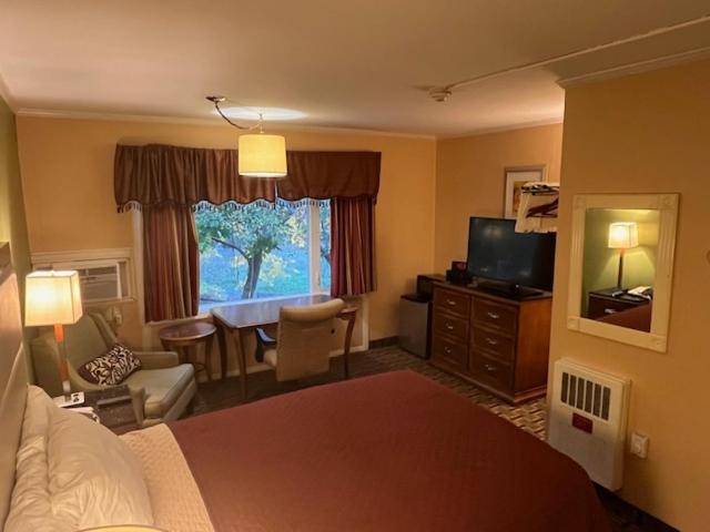 Standard Double Room - Smoking - Photo 1
