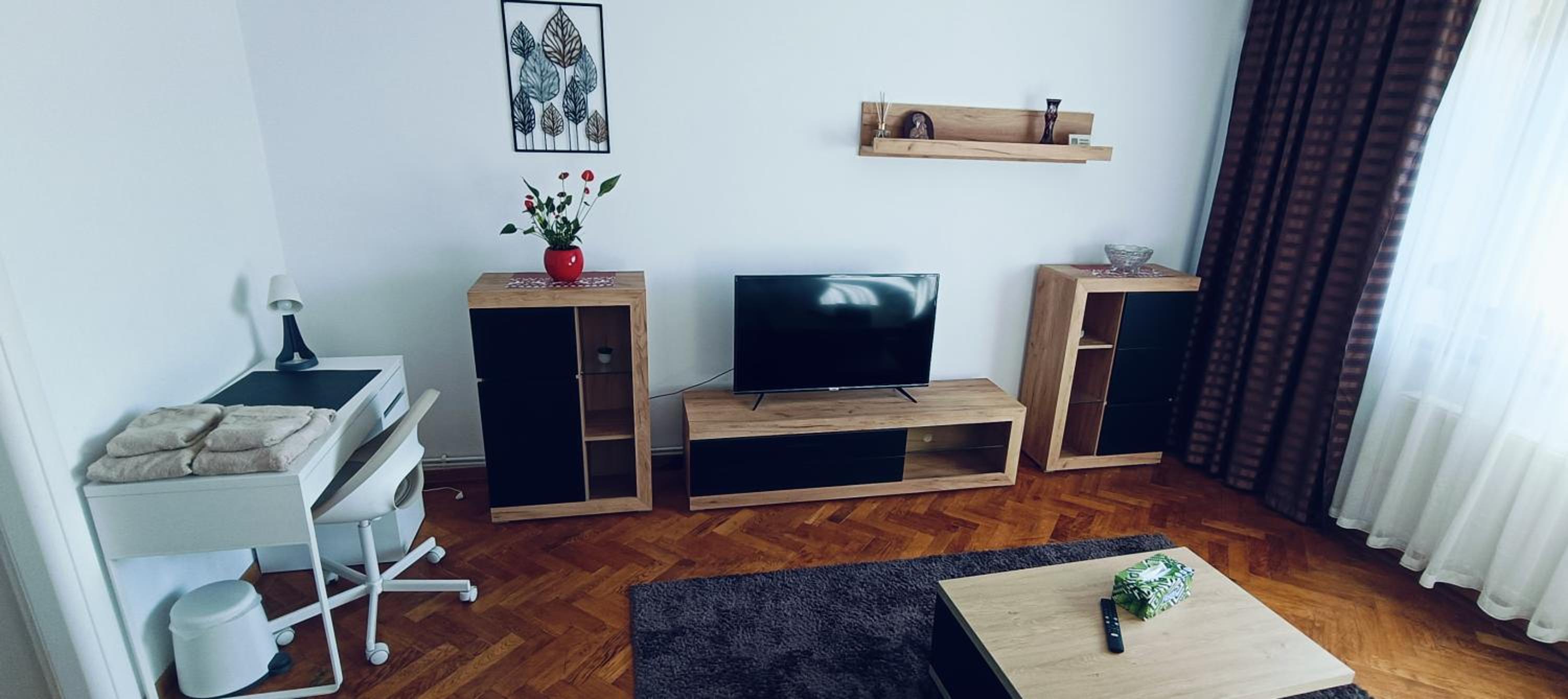 One-Bedroom Apartment - Photo 1
