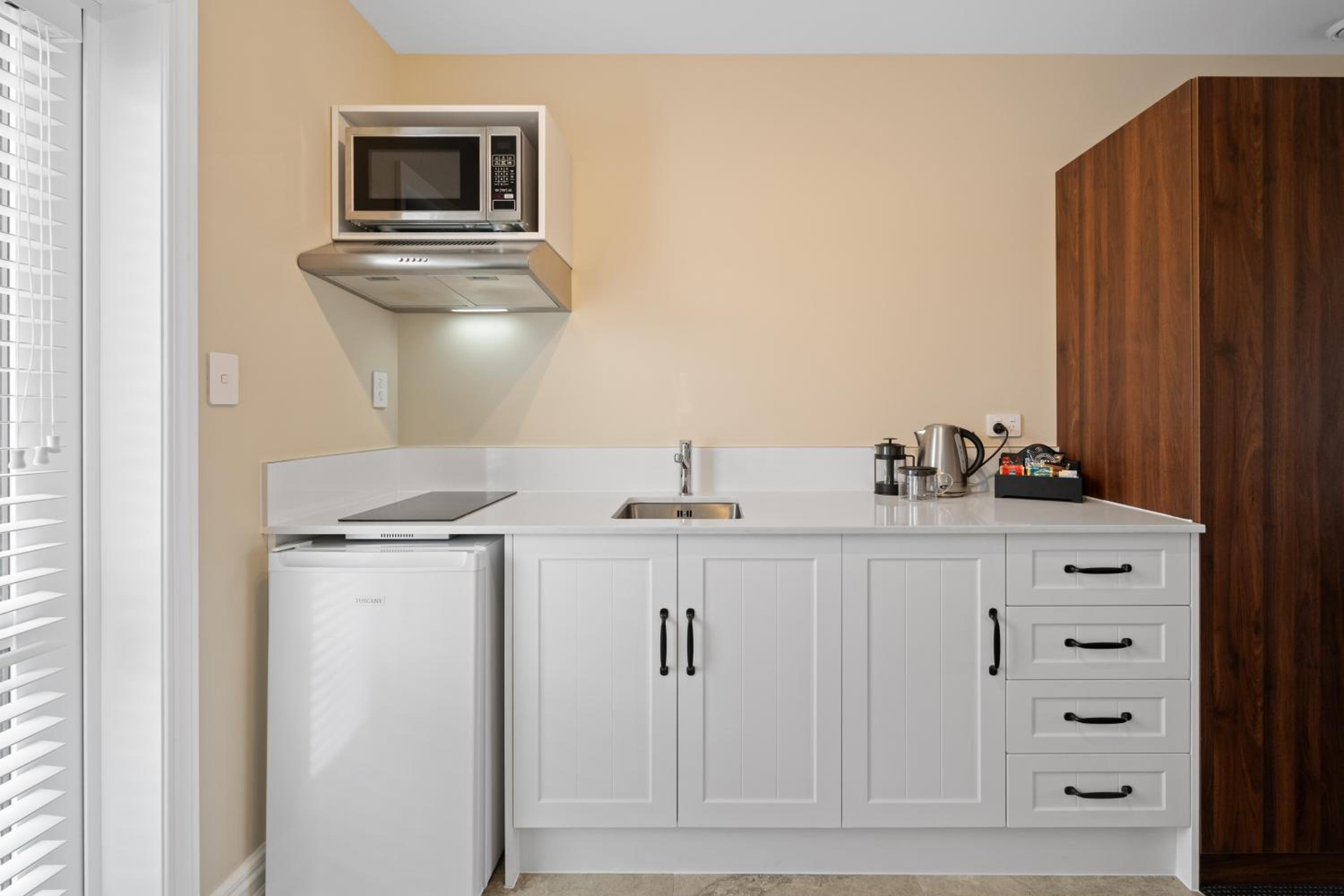 King Suite with Spa Bath - Photo 6