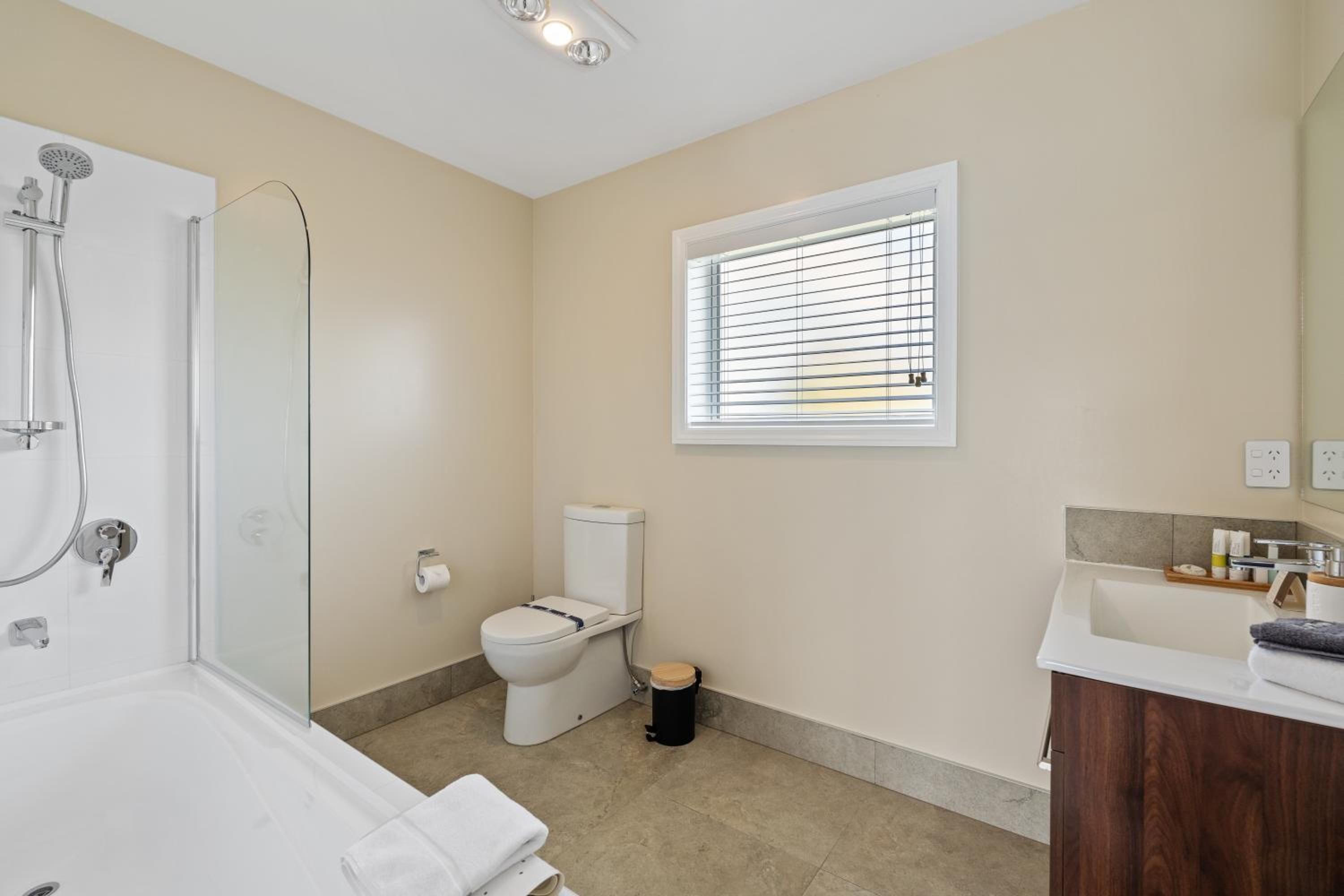 Suite with Private Pool - Photo 3