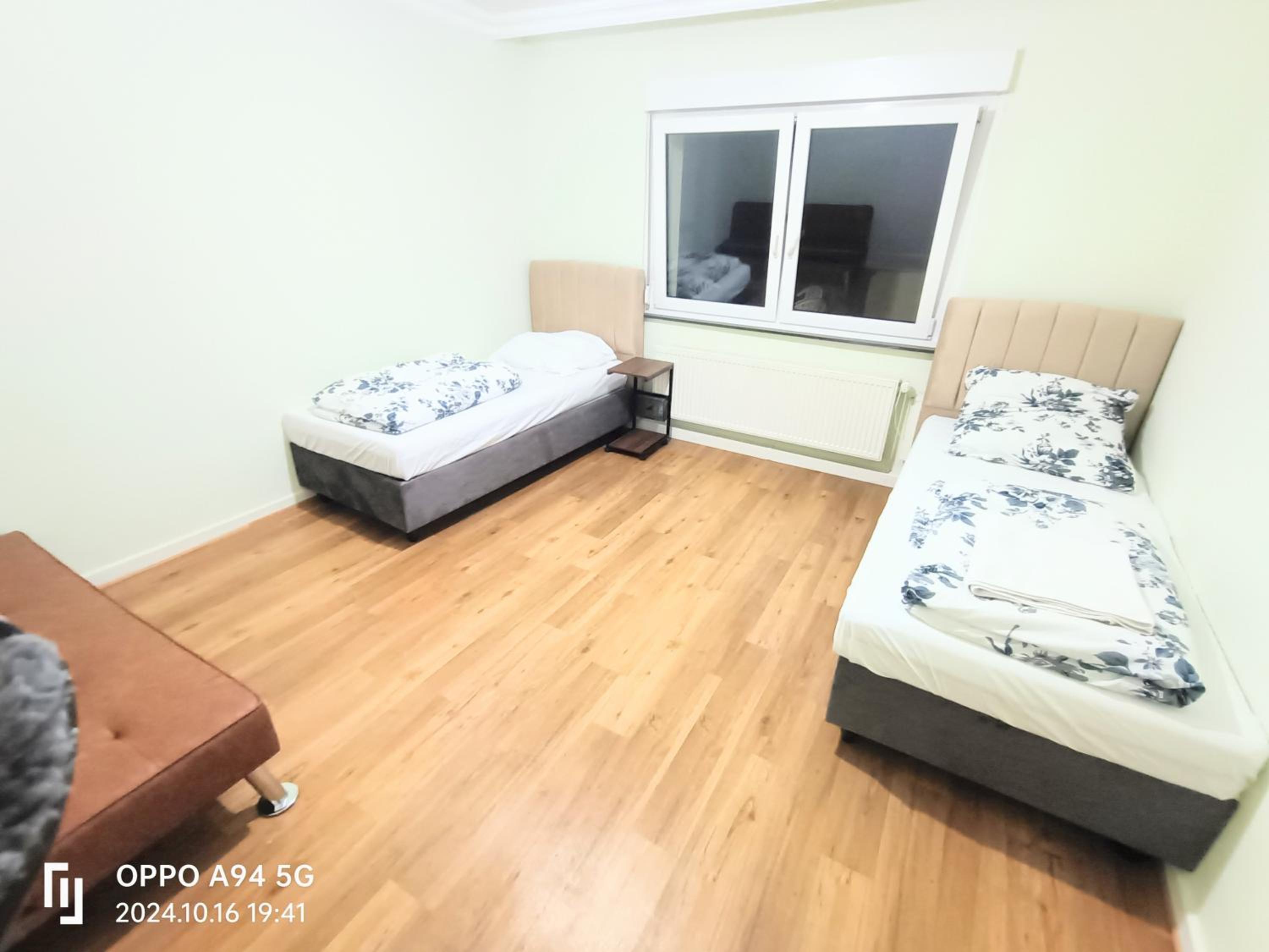Apartment photo 2