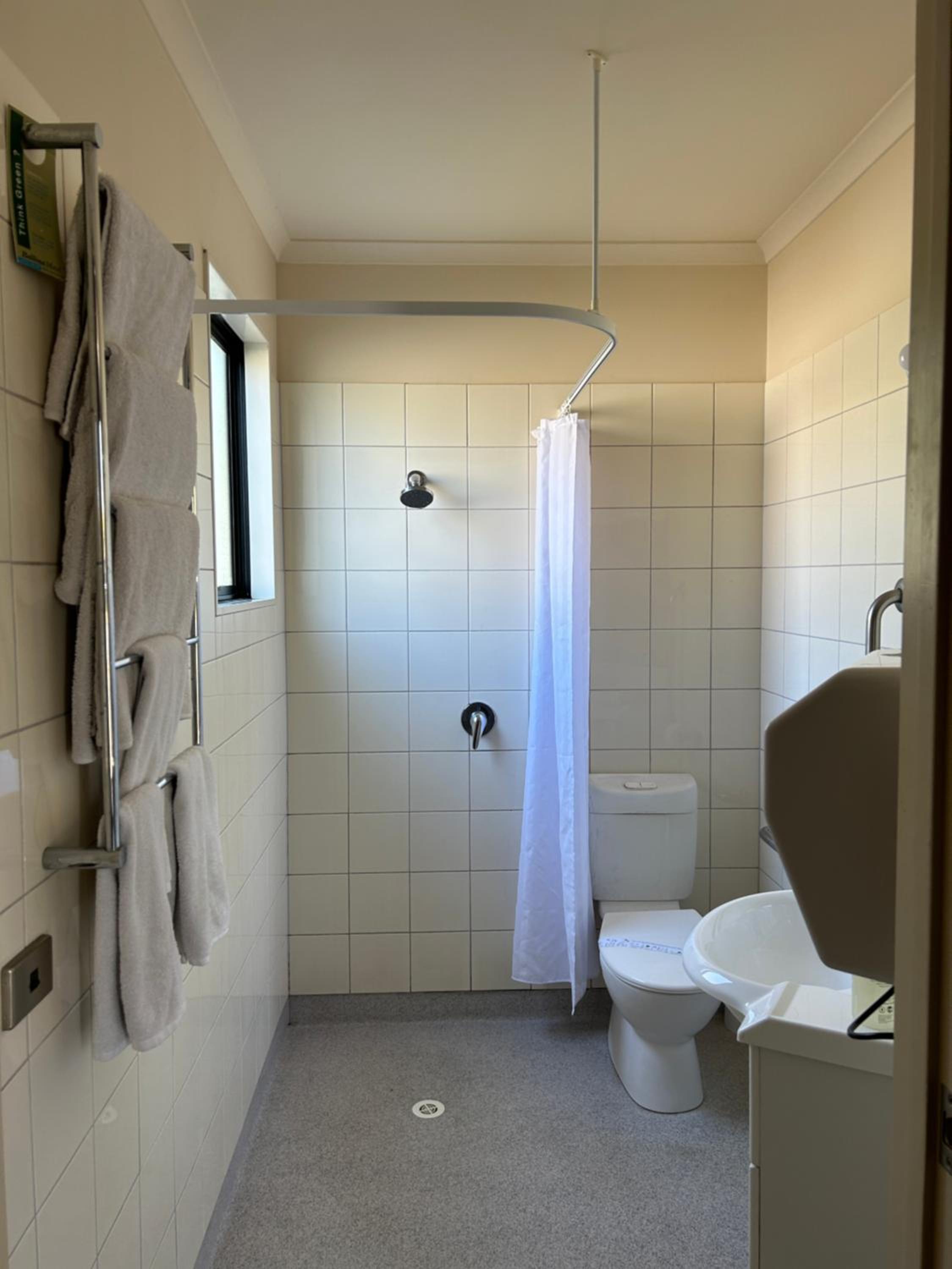 Budget Double Room - Photo 6