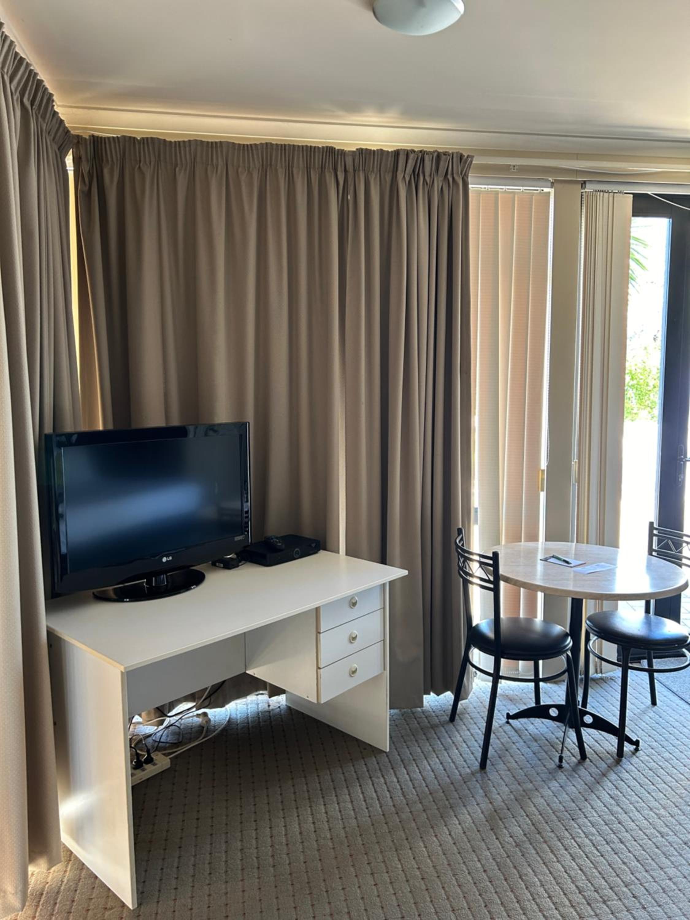 Budget Double Room - Photo 2