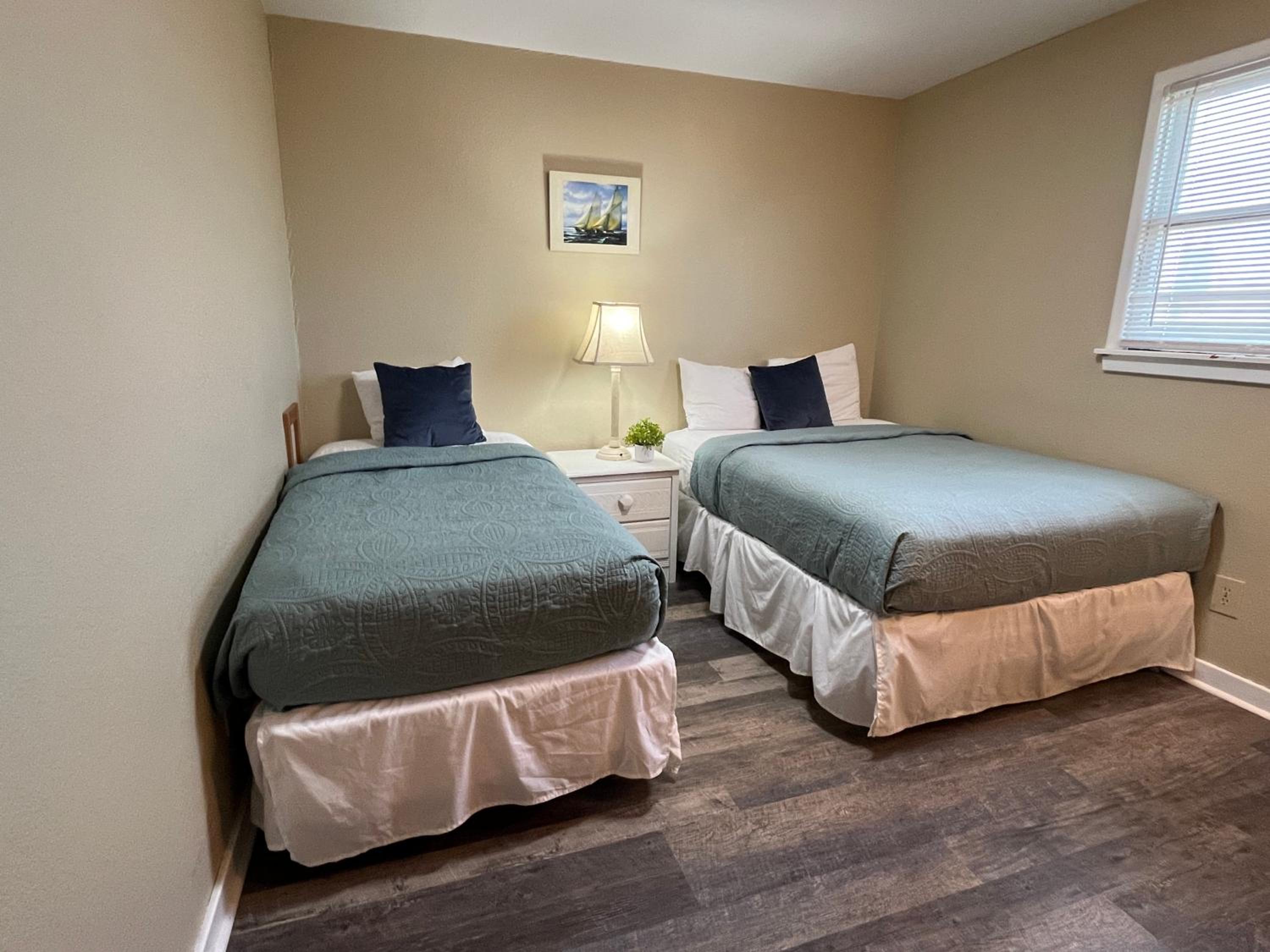 Two-Bedroom Suite with a Pool view - Photo 2