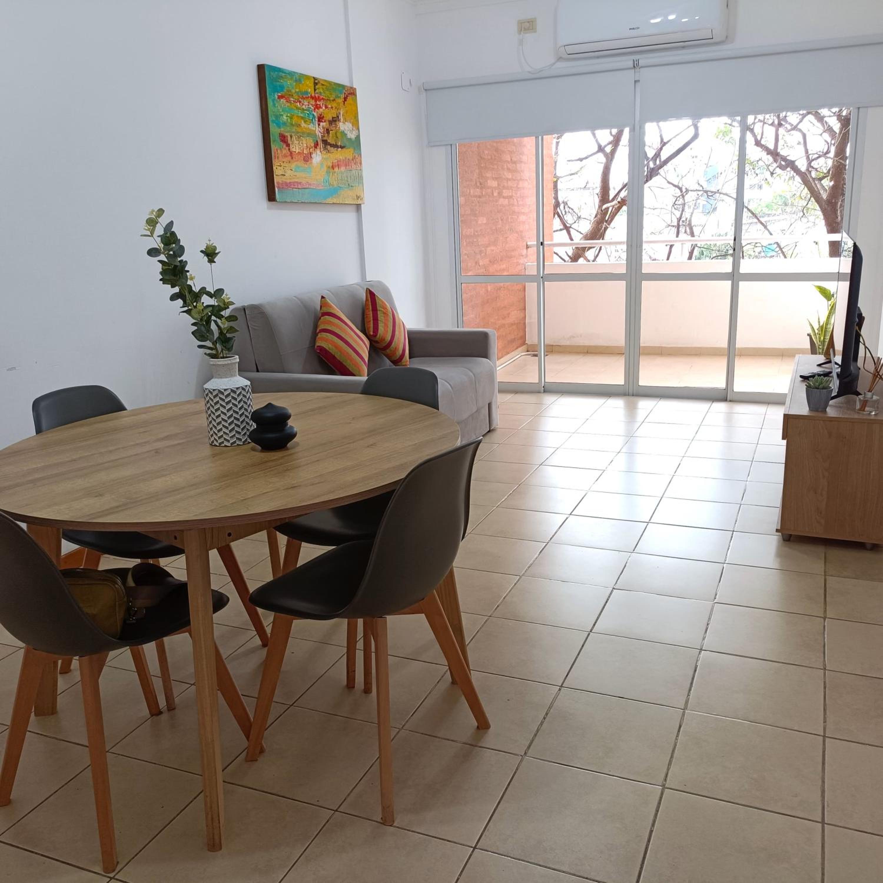 One-Bedroom Apartment photo 1