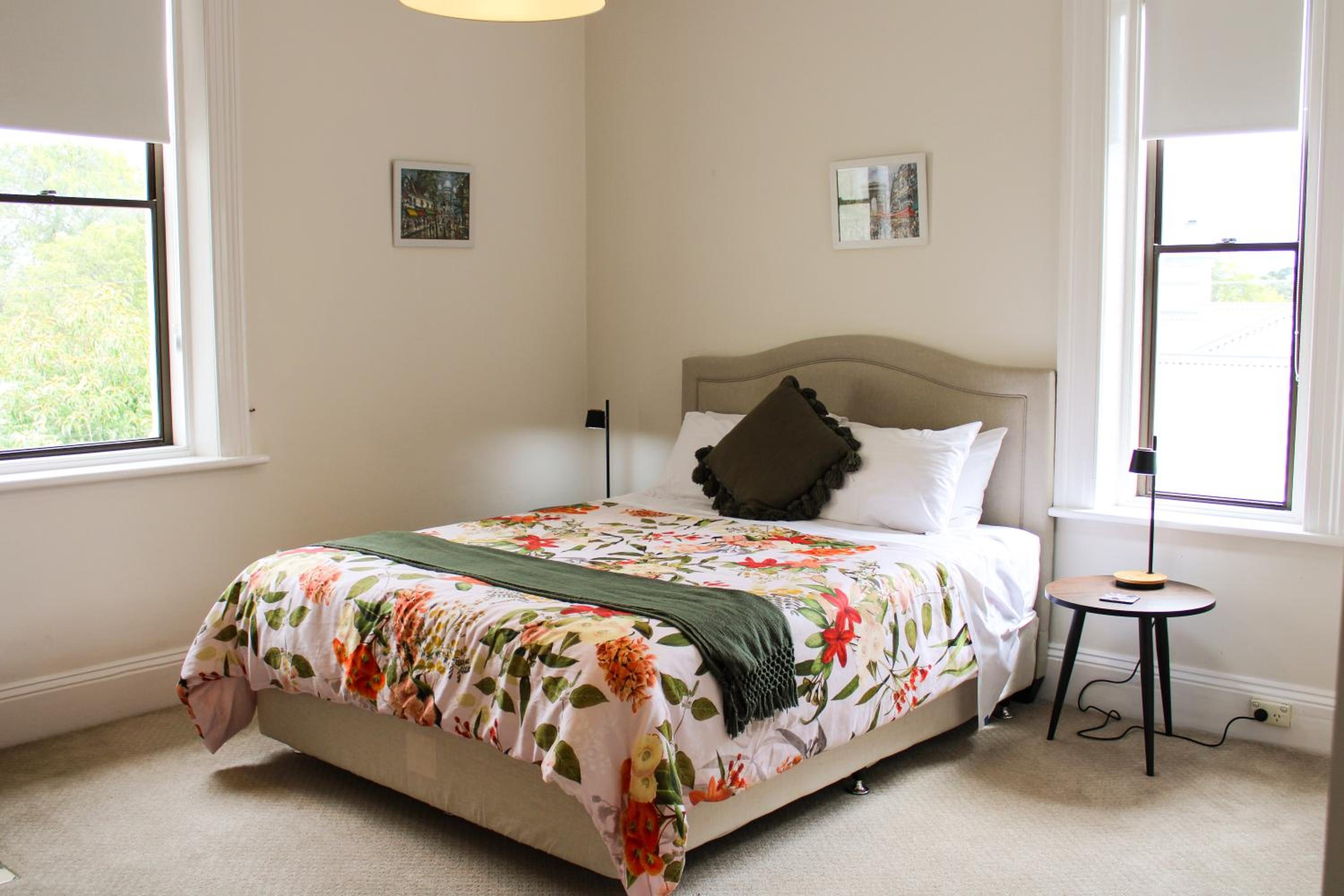 Deluxe Queen Suite photo 1