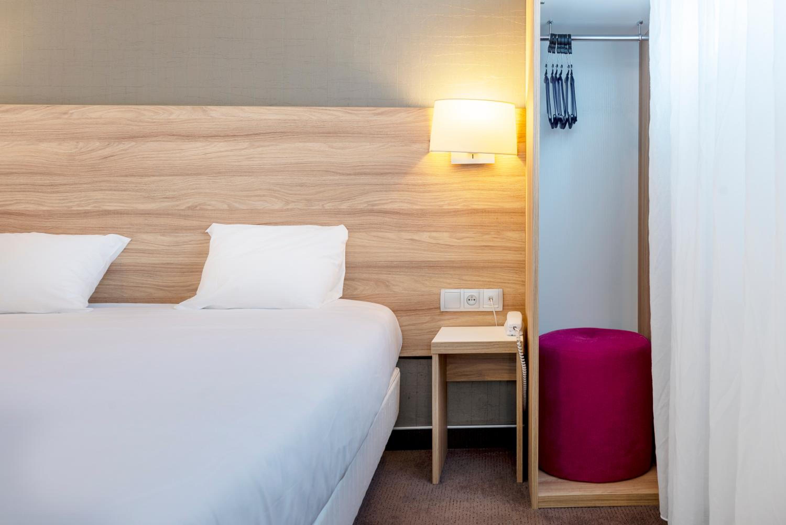 Standard Room - 1 Double Bed photo 2