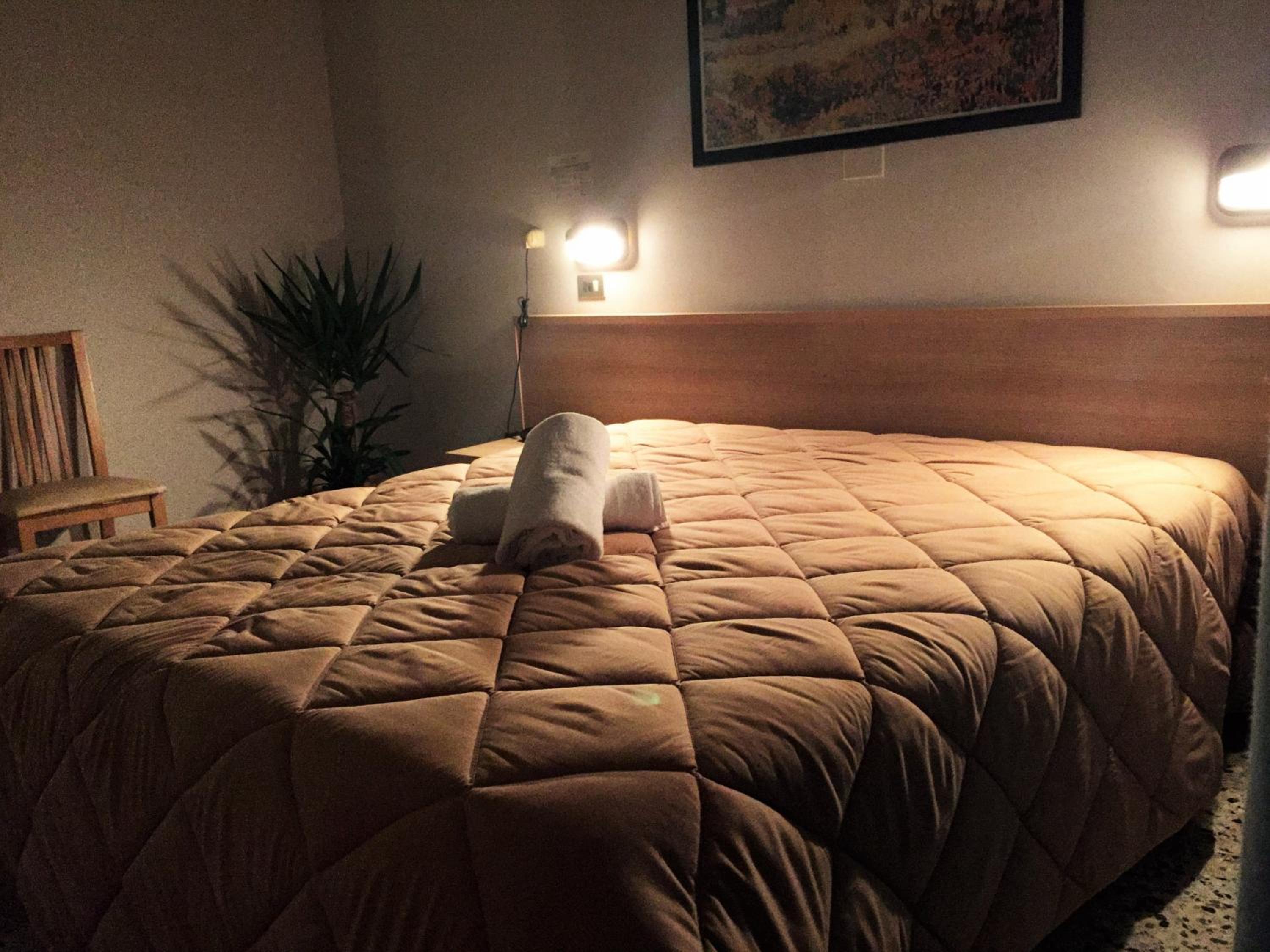Double or Twin Room - Photo 2