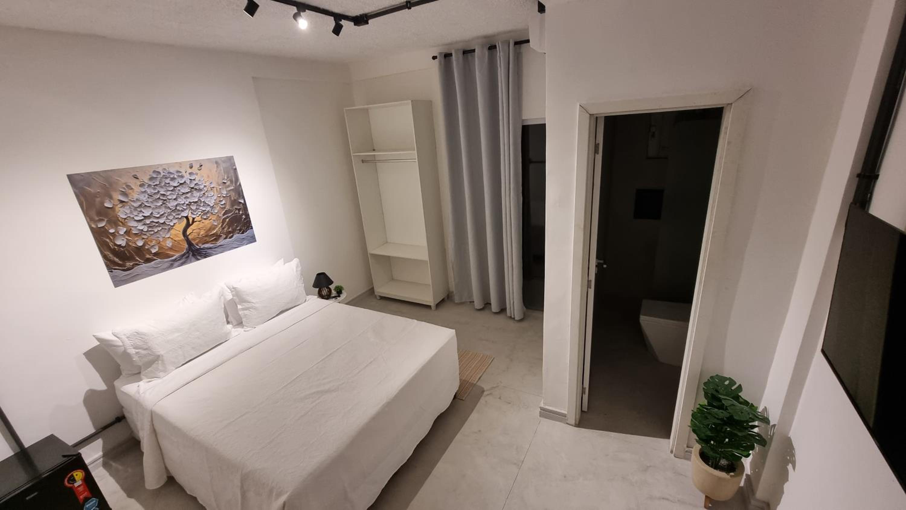 Double Room With Balcony (2 Adults + 1 Child) photo 1