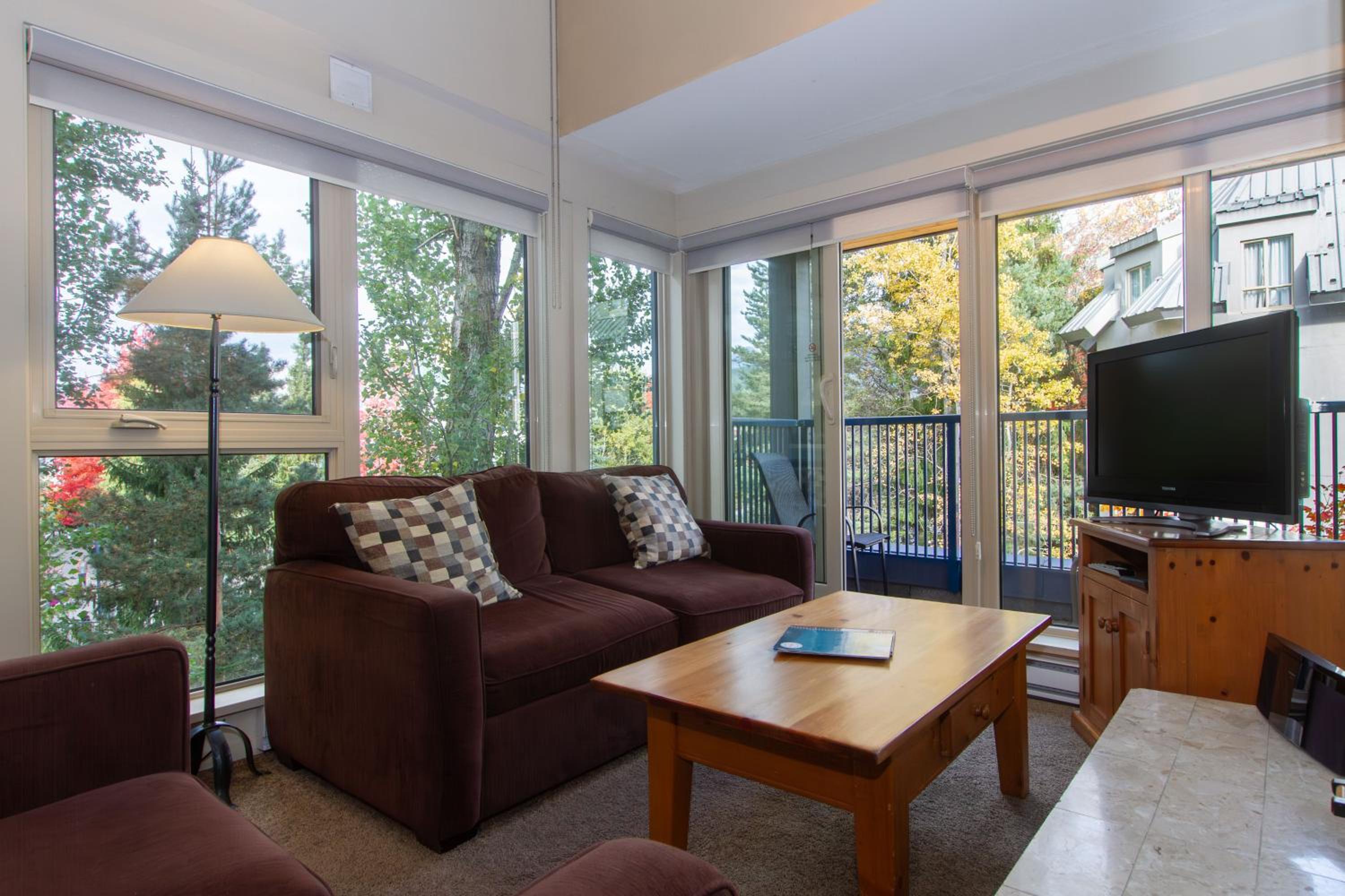 Condo, 1 Bedroom + Loft, Private Hot Tub (Unit 202)