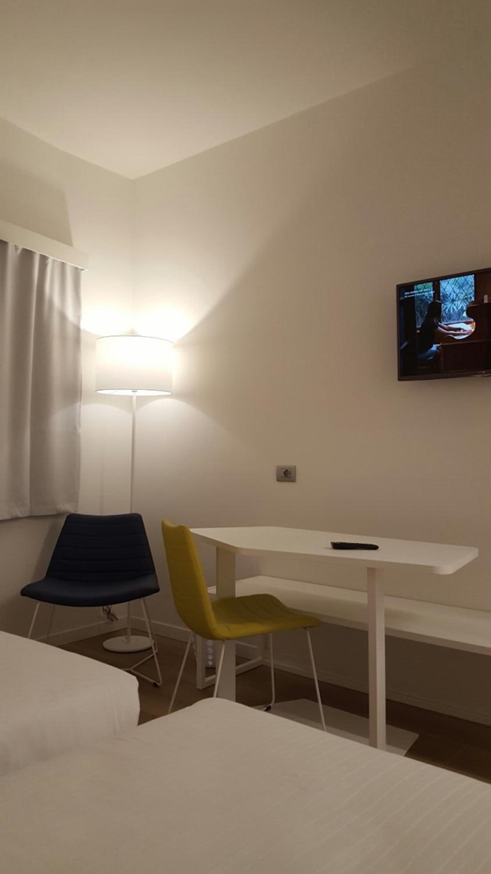 Superior Double or Twin Room - Photo 9