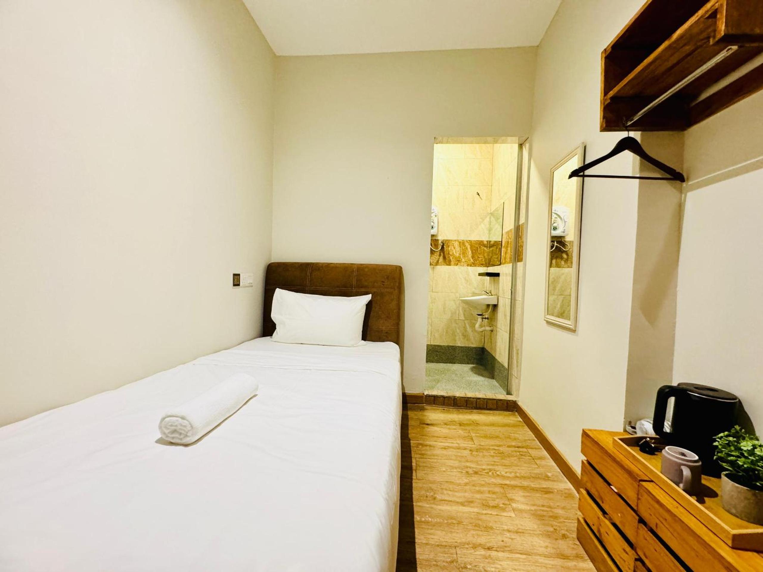 Standard Single Room