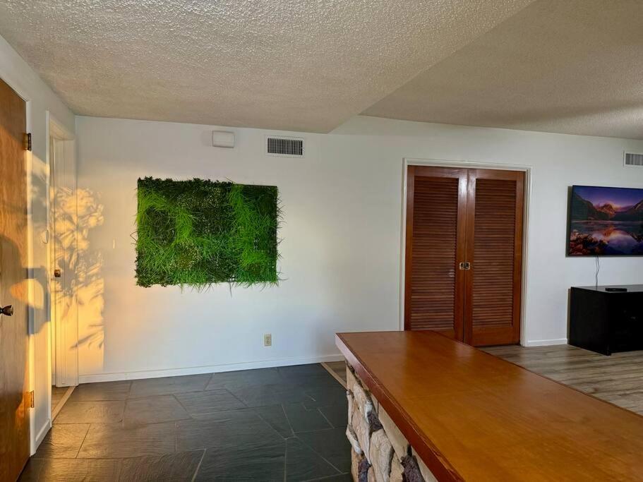 Three-Bedroom House photo 3
