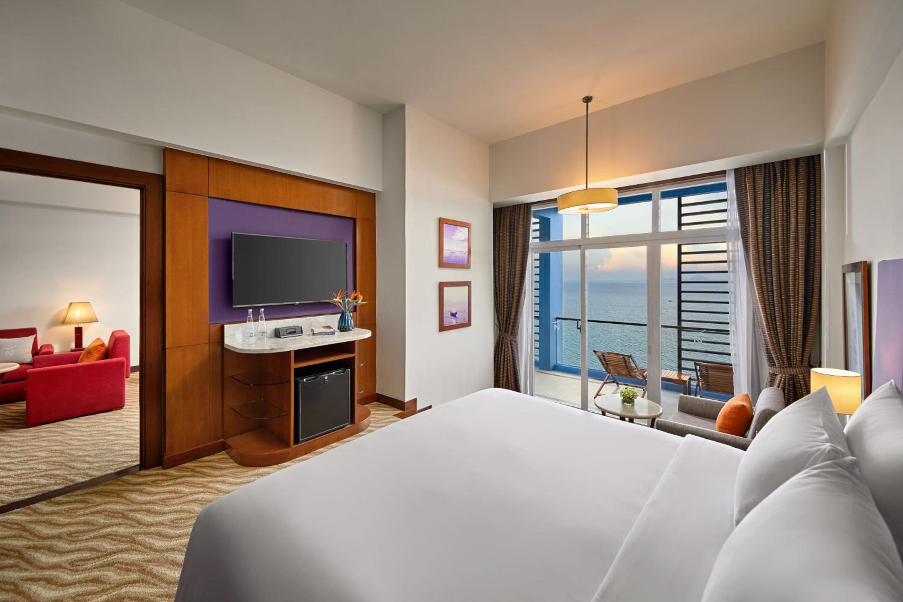 Superior King Suite photo 1