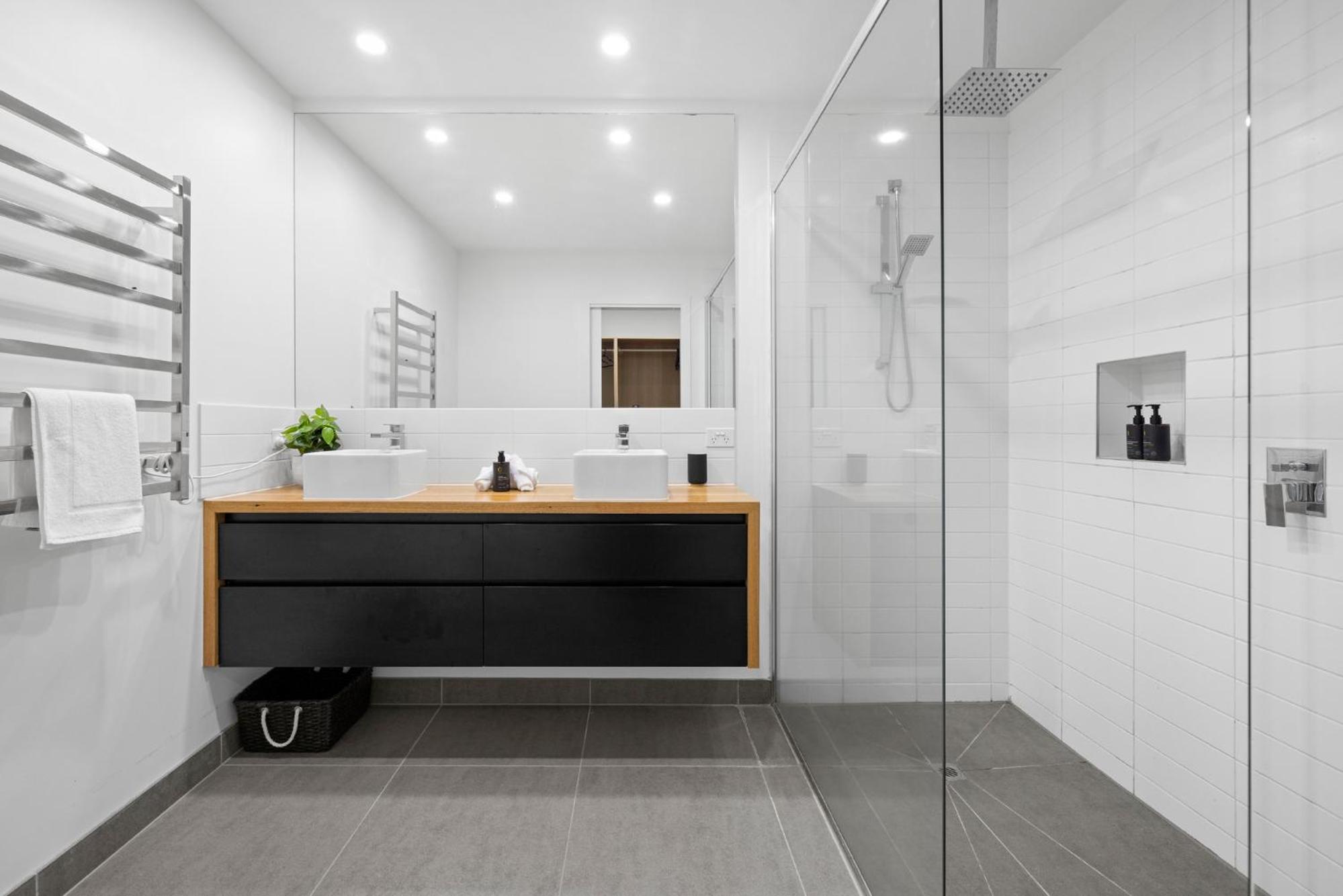 Four-Bedroom House photo 3