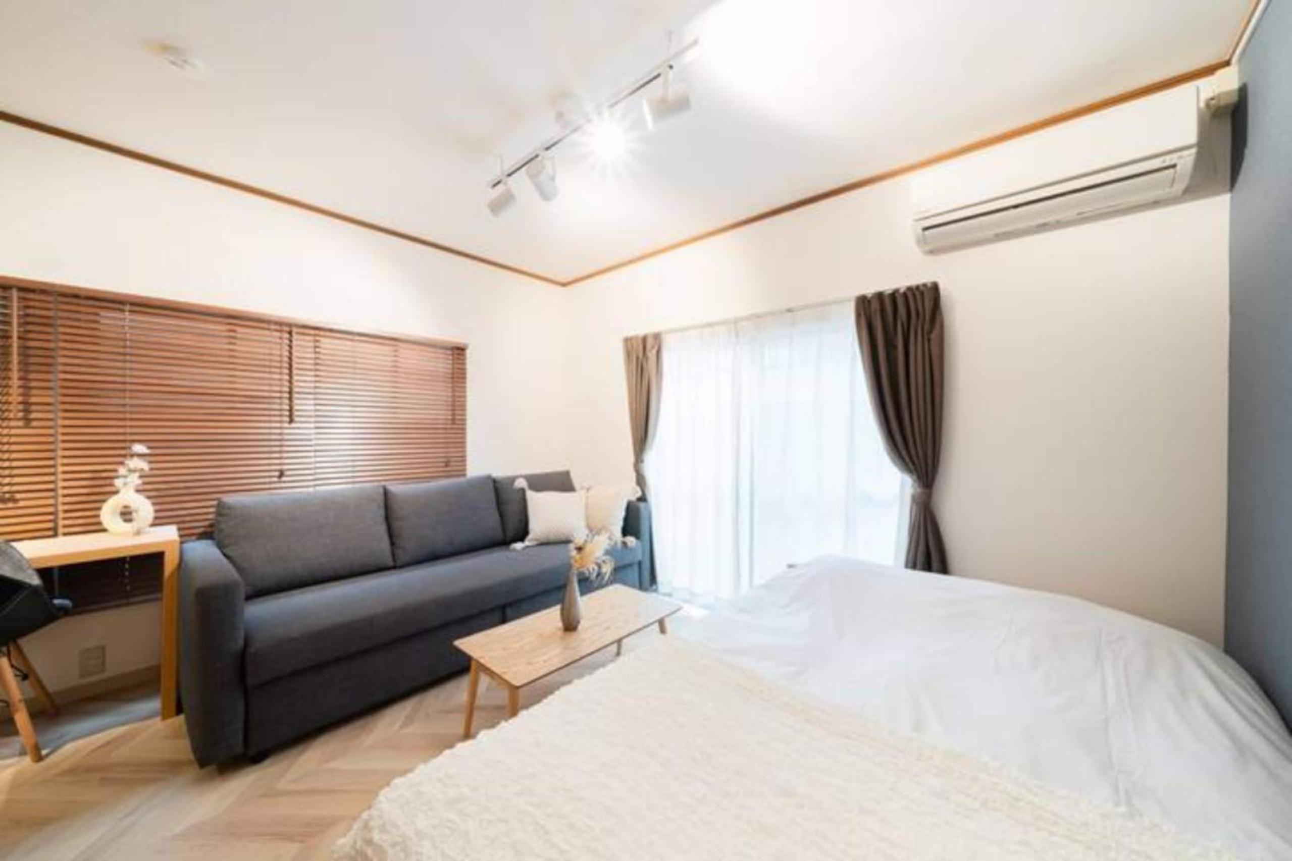 One-Bedroom Apartment photo 1