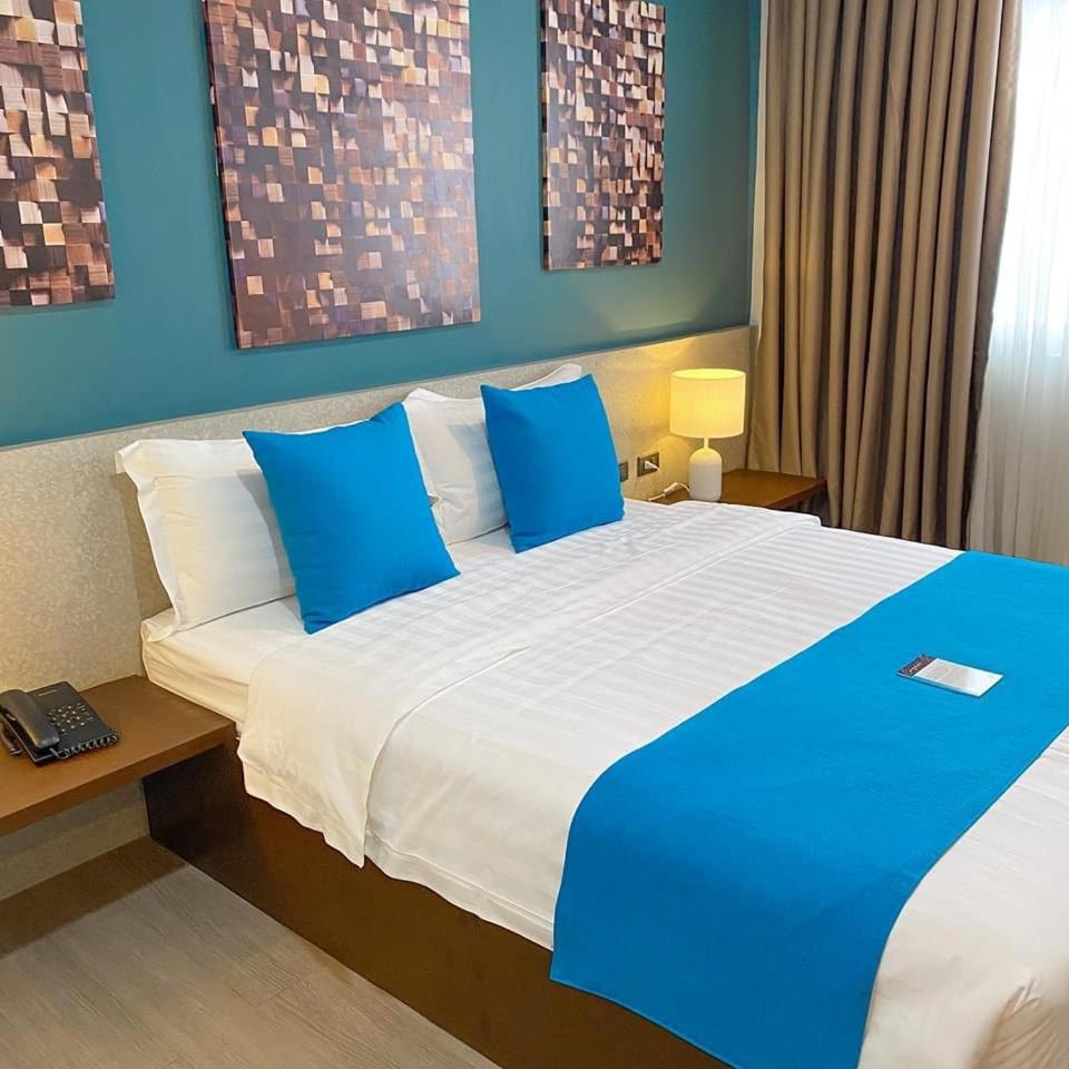 Deluxe Queen Room - Photo 3