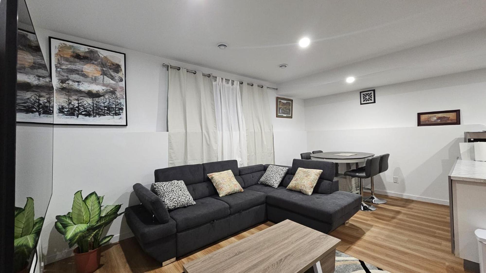 Three-Bedroom Apartment photo 3