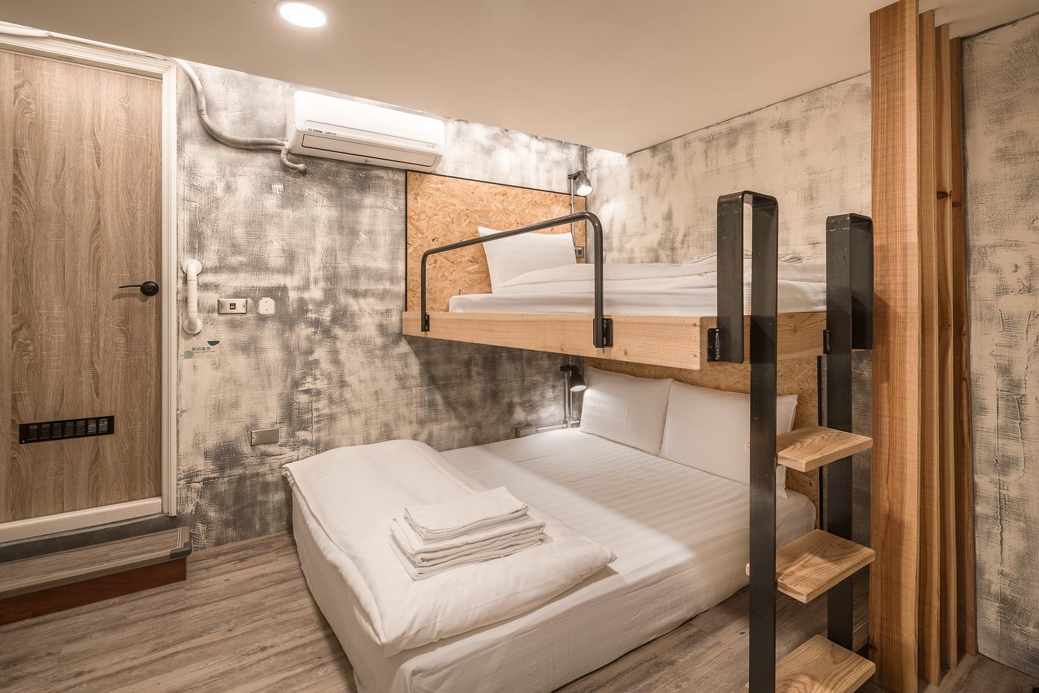 Triple Room with Private Bathroom - Photo 1