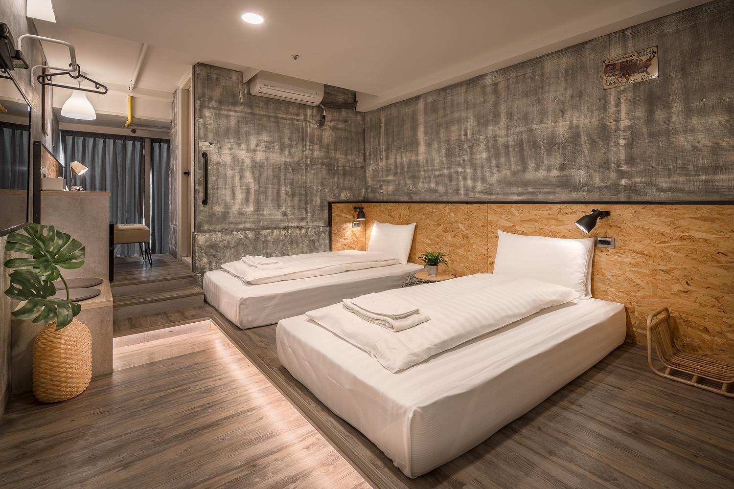 Twin Room with City View