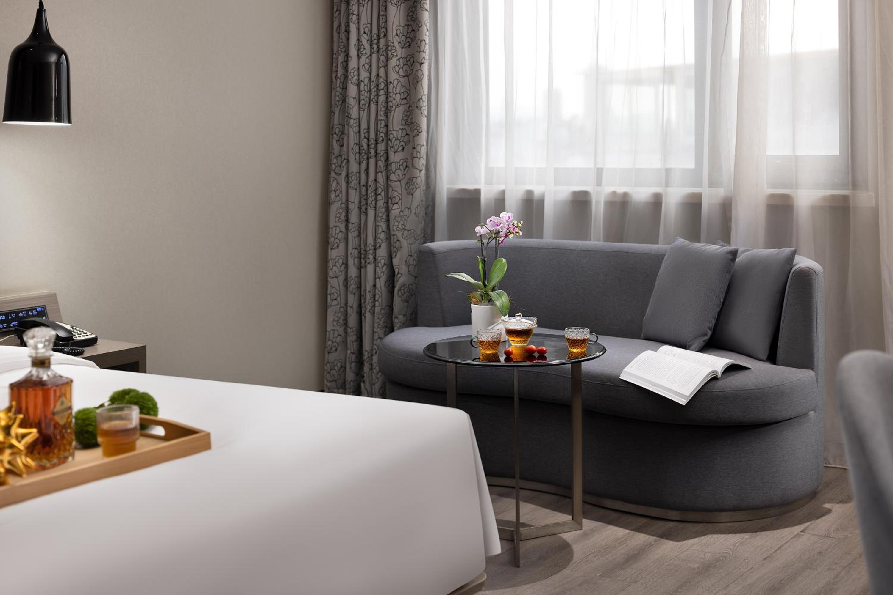 Deluxe King Room
