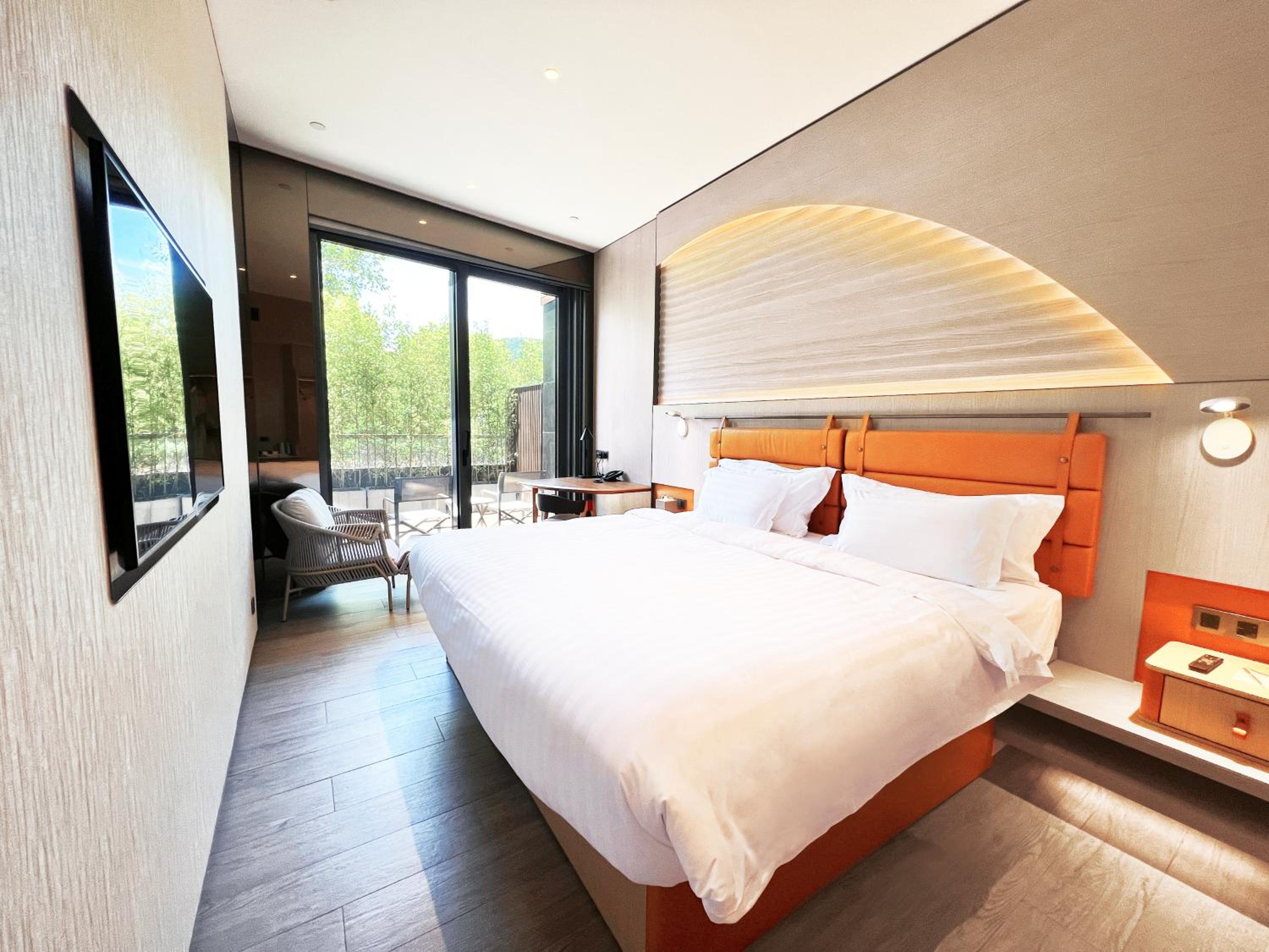 Premium King Room with Balcony