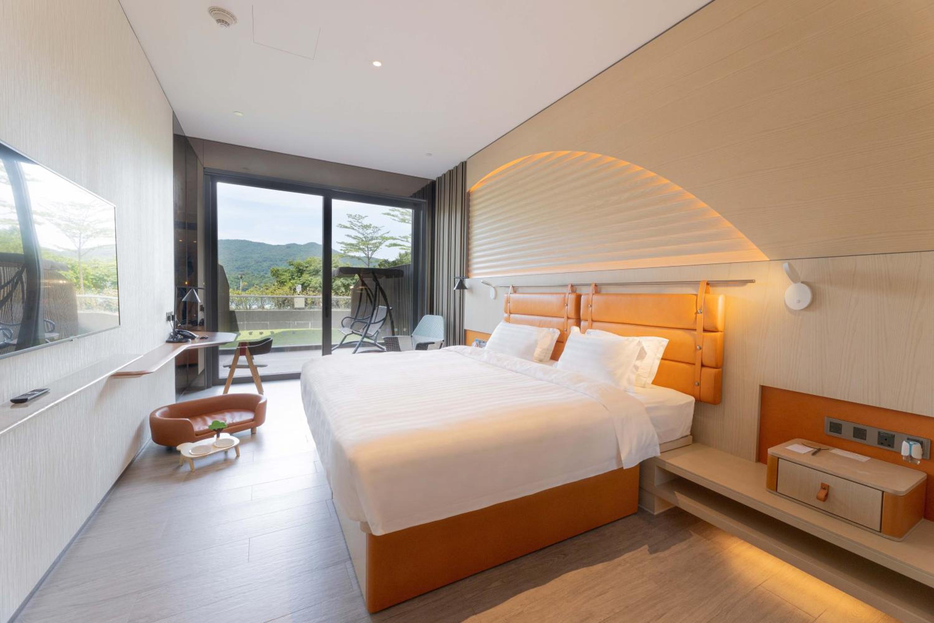Premium King Room with Terrace Access - Dog-Friendly
