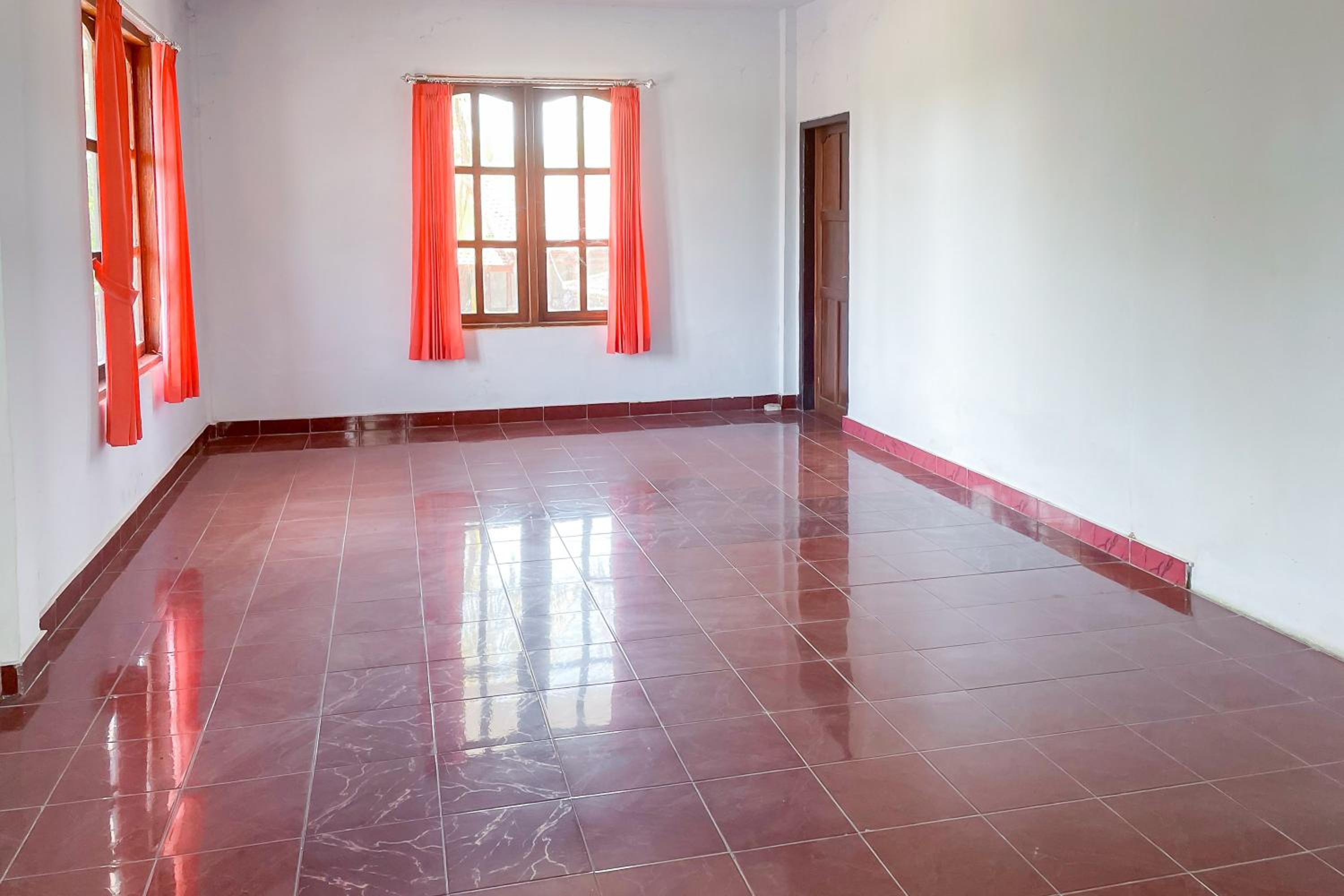Family Room - Photo 2