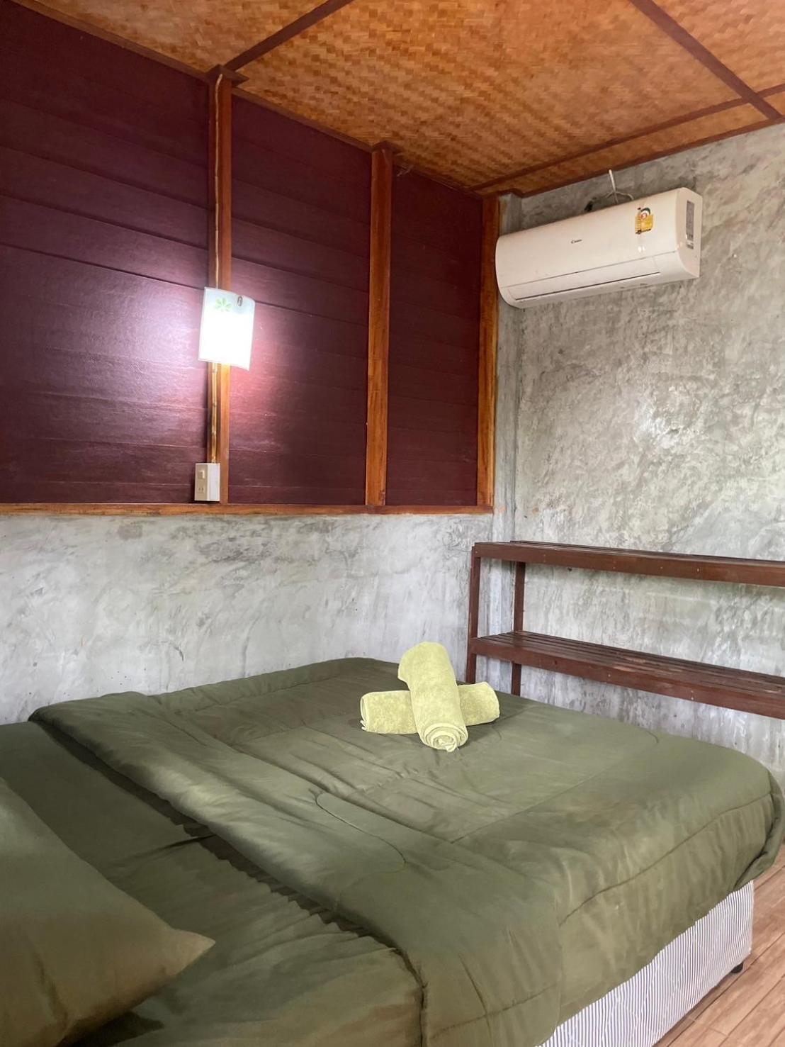 Deluxe Bungalow photo 3